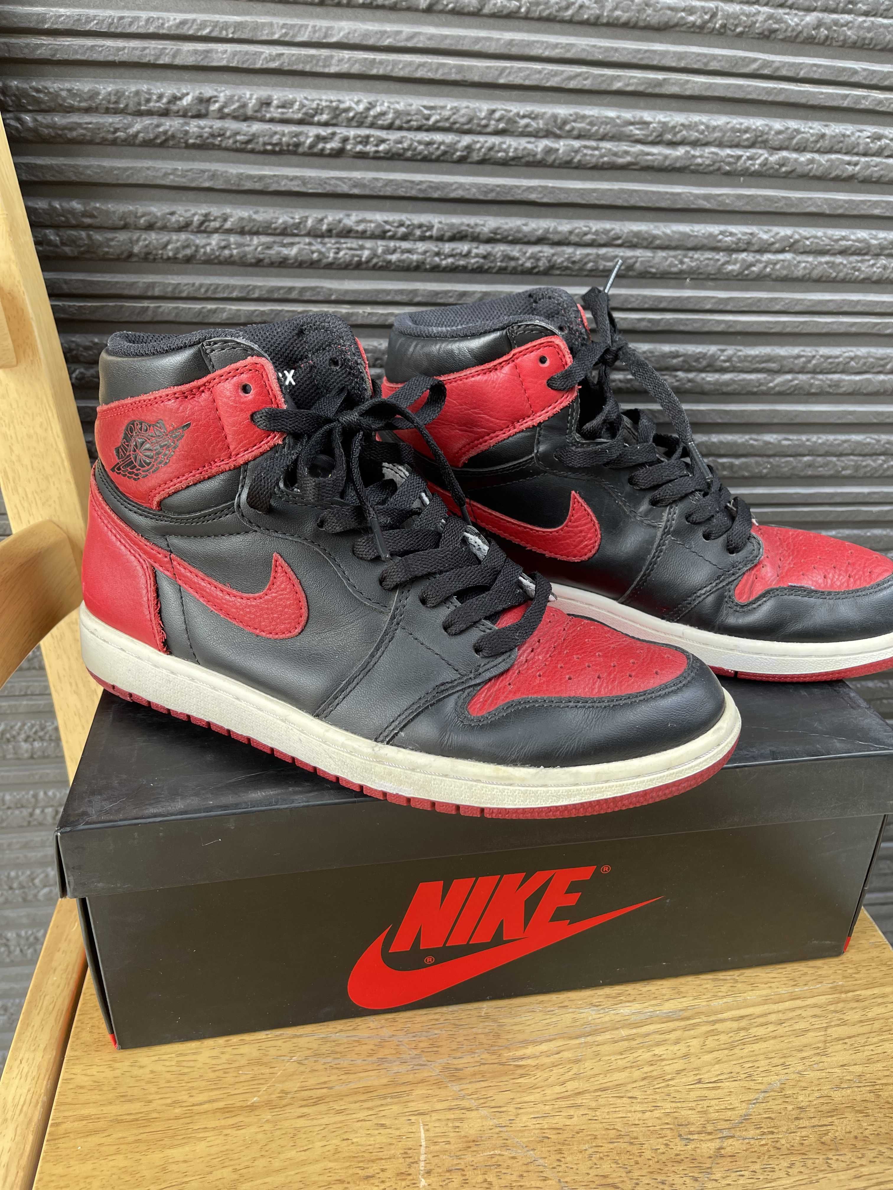 Nike Air Jordan 1 Retro High OG "Bred/Banned" (2016)