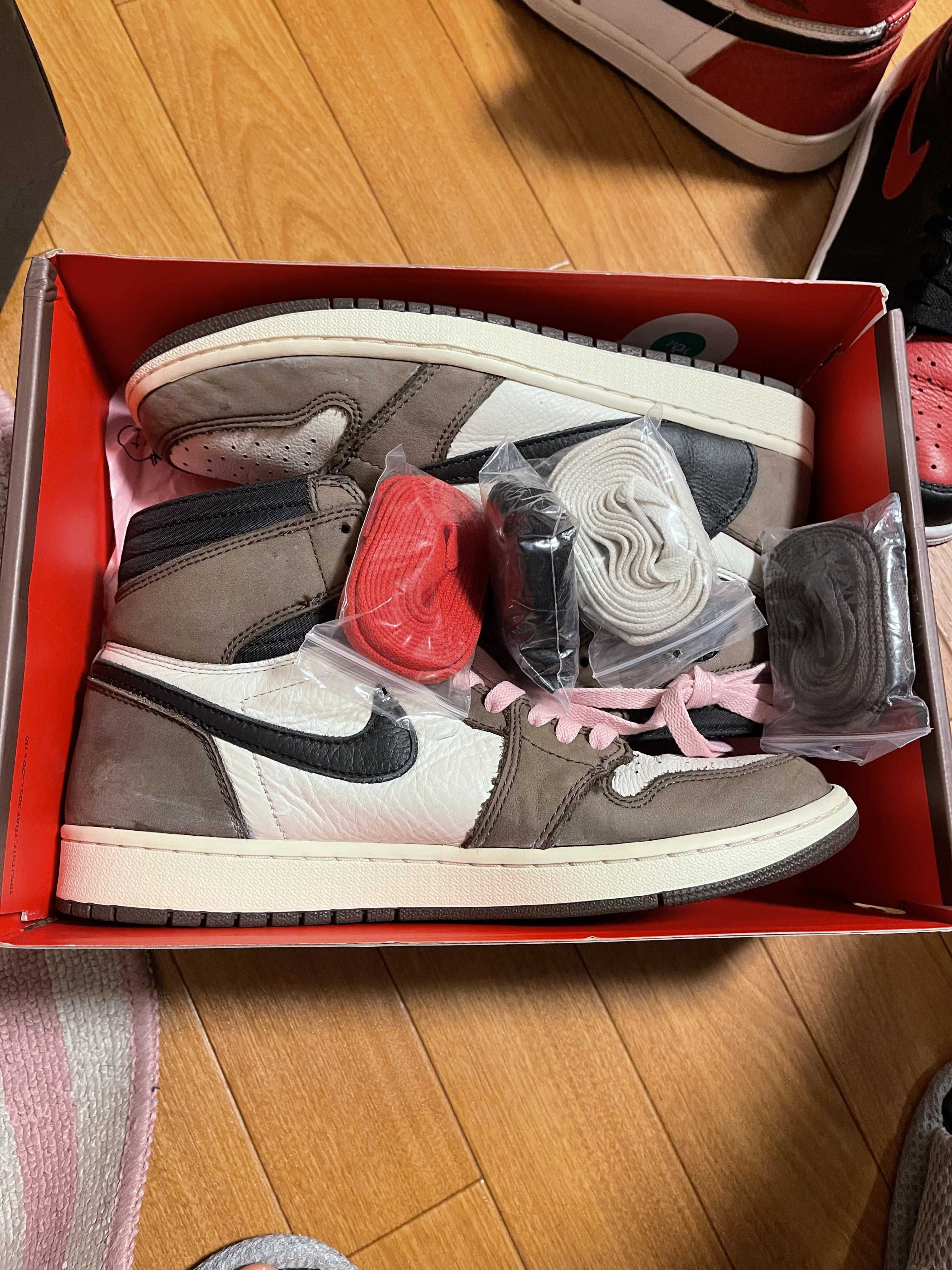 Travis Scott × Nike Air Jordan 1 Retro High OG TS SP "Sail/Dark Mocha"