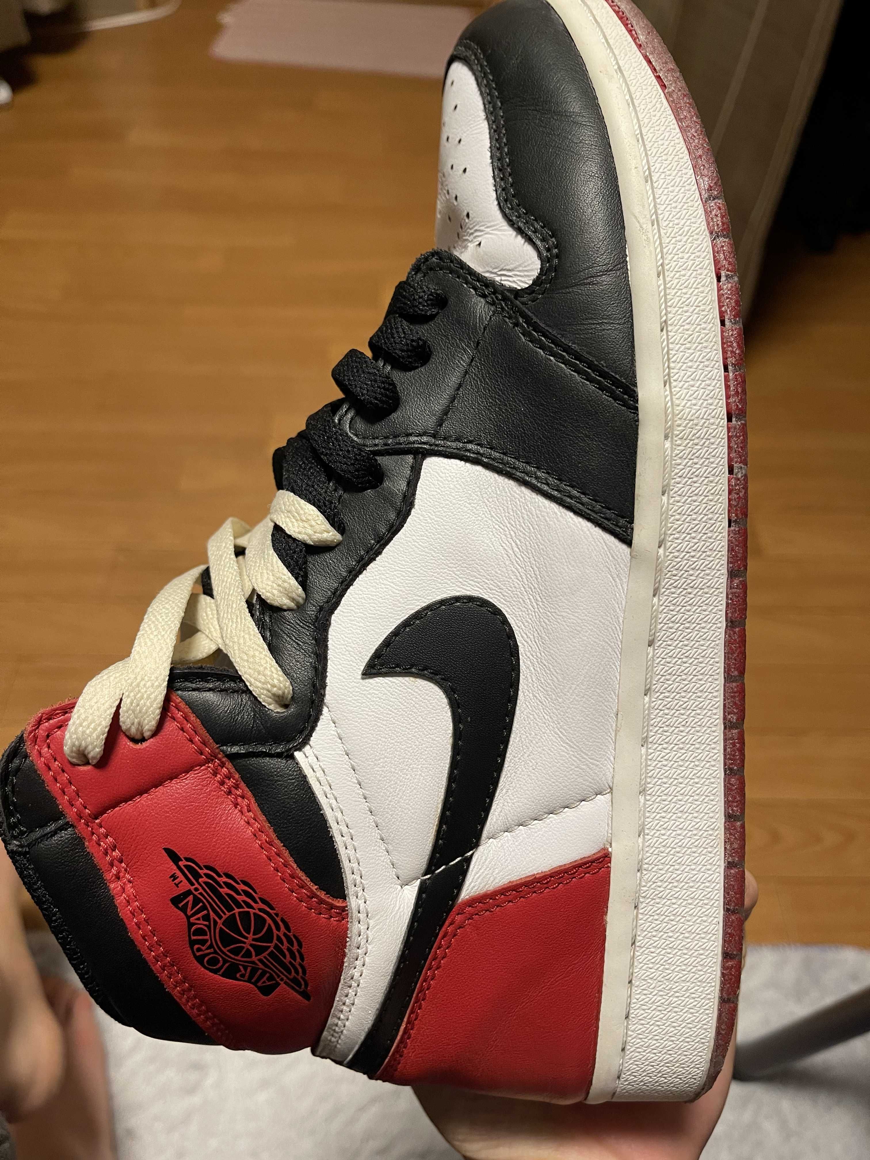 Nike Air Jordan 1 Retro High OG "Black Toe"(2016)