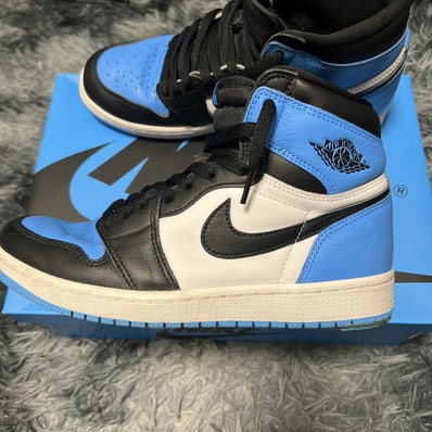 Nike Air Jordan 1 Retro High OG "University Blue/UNC Toe"