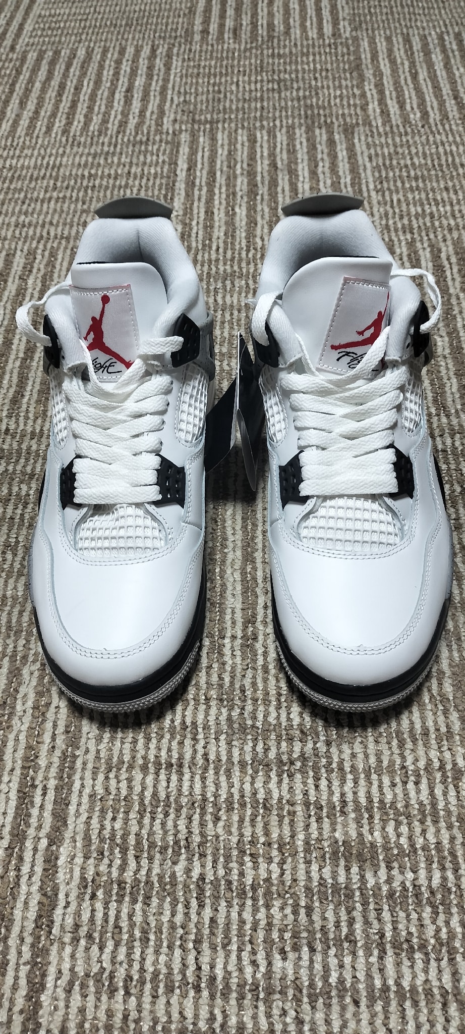 Nike Air Jordan 4 Retro "White/Cement" (2025)