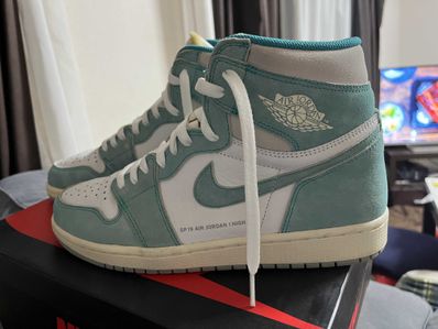 Nike Air Jordan 1 Retro High OG "Turbo Green"