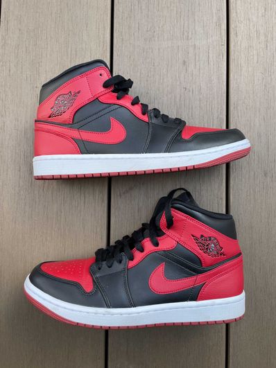 Nike Air Jordan 1 Mid "Bred"