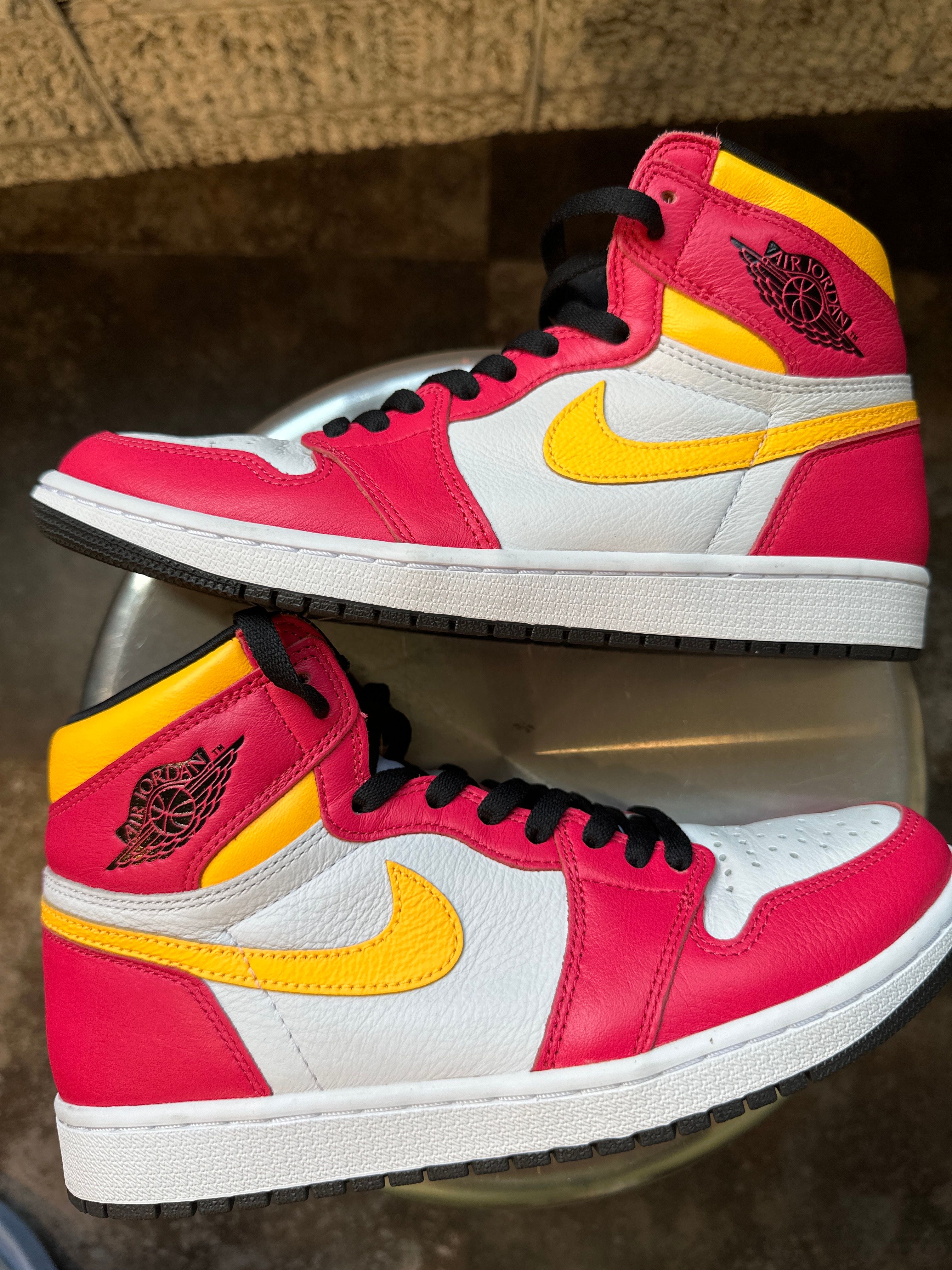Nike Air Jordan 1 High OG "Light Fusion Red"