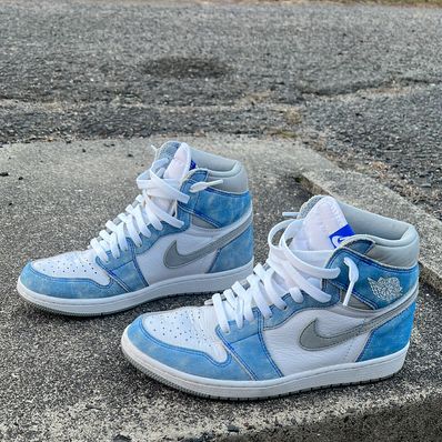 Nike Air Jordan 1 High OG "Hyper Royal"