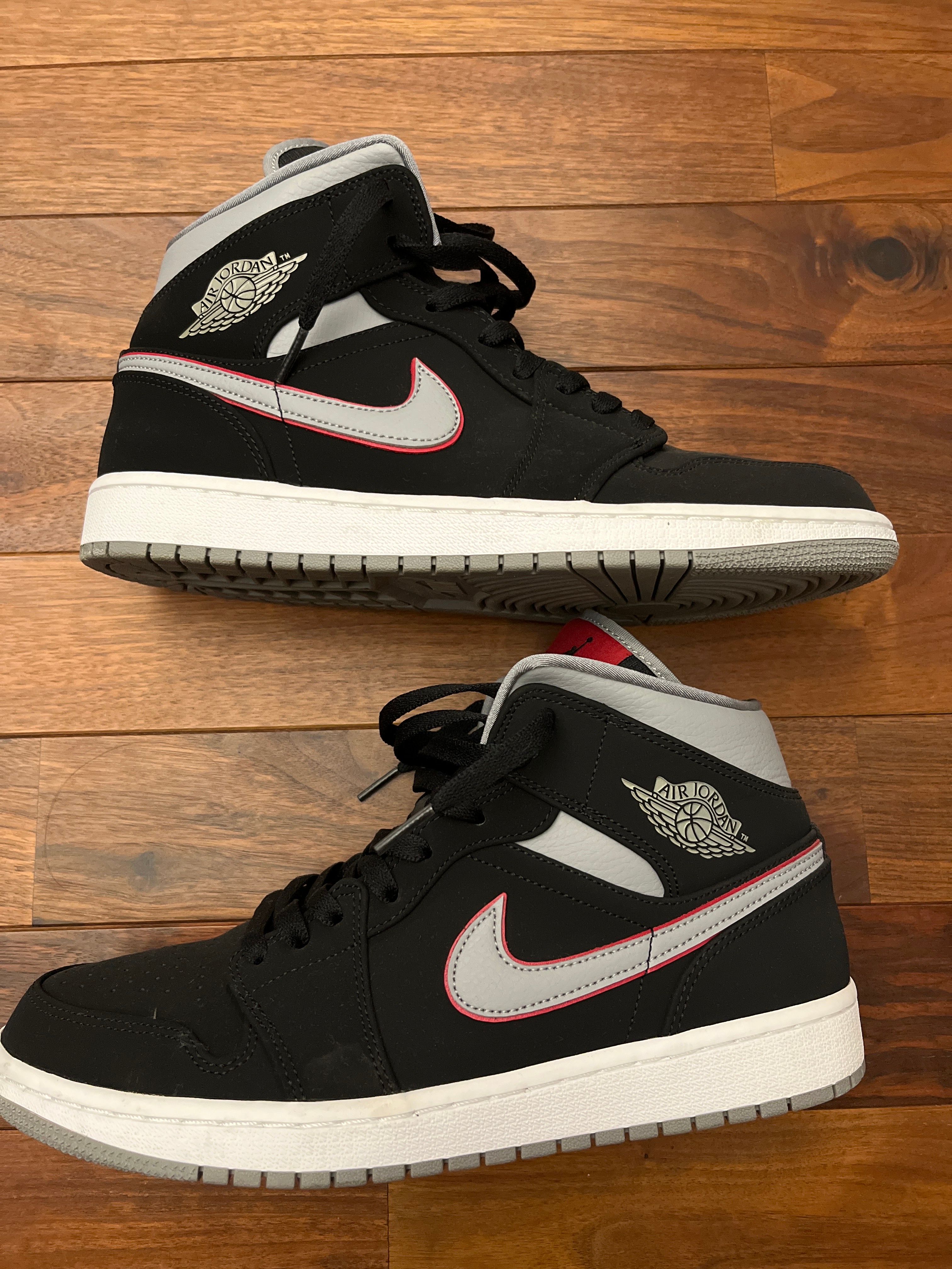 Nike Air Jordan 1 Mid "Black Particle Grey Gym Red"