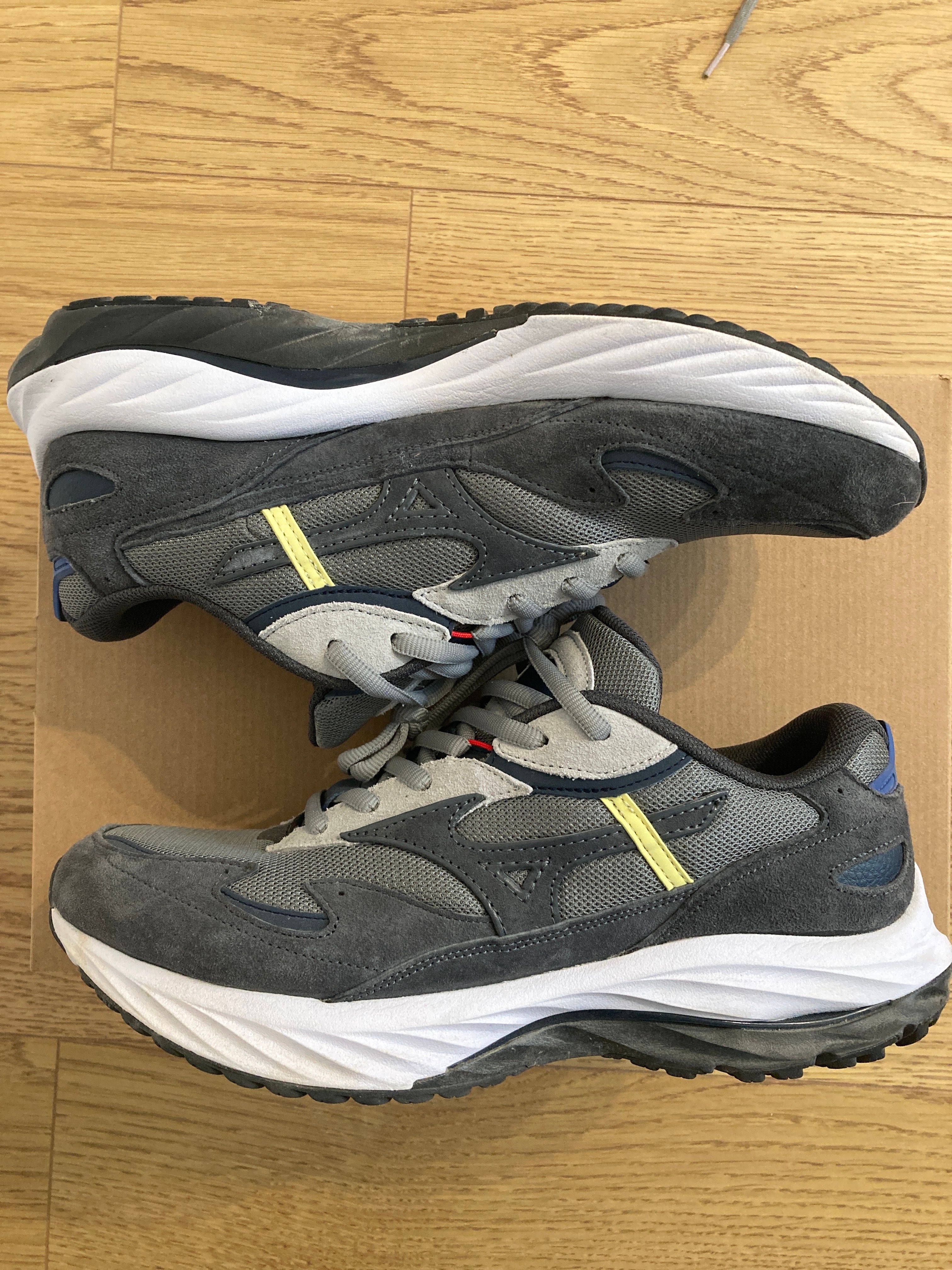 Graphpaper × Mizuno Wave Rider β "Gray Wall"