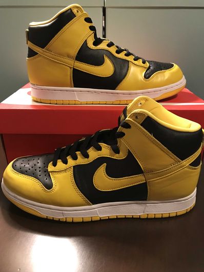 Nike Dunk High "Black/Varsity Maize"