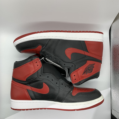 Nike Air Jordan 1 Retro High OG "Bred/Banned" (2016)