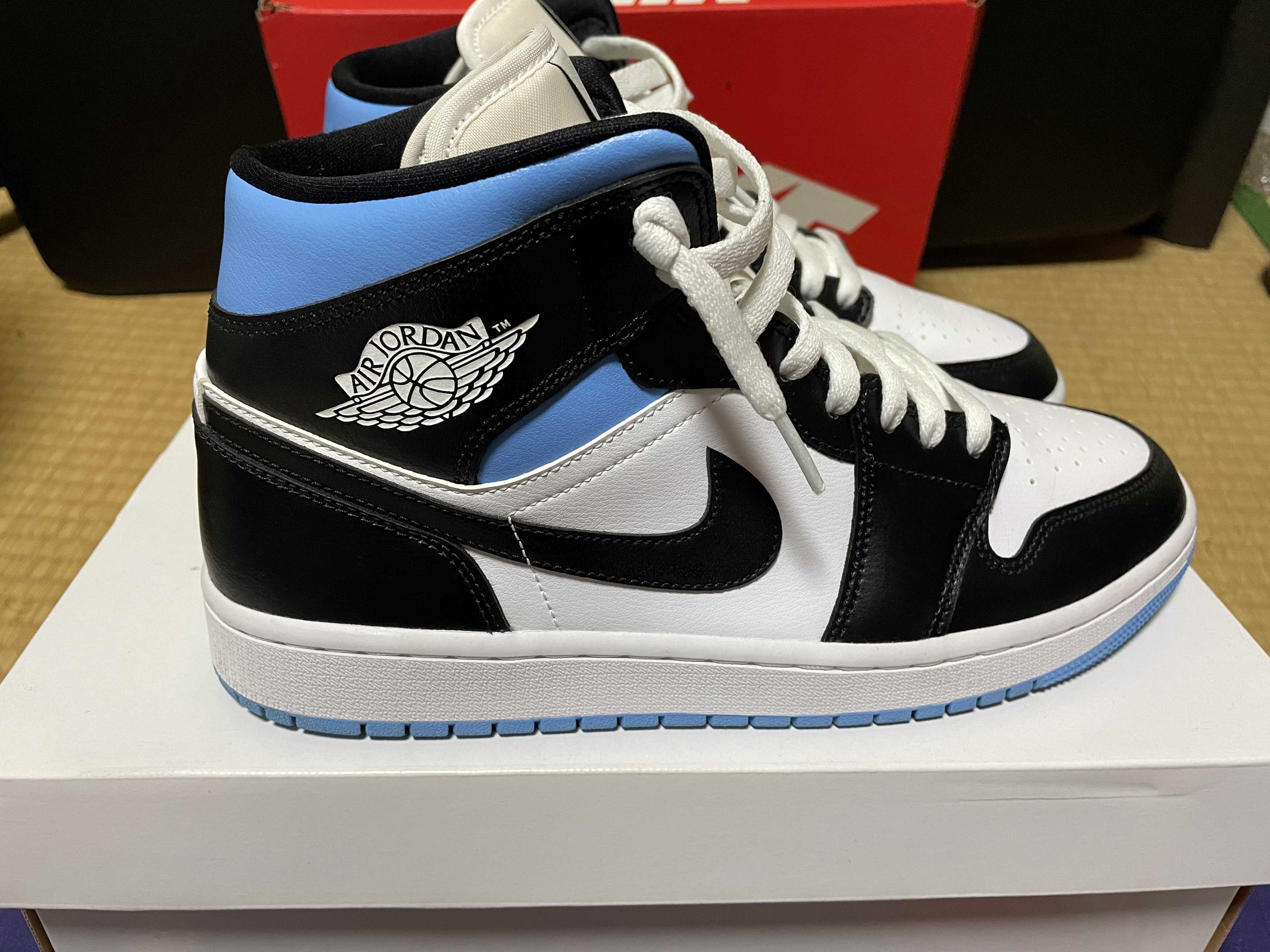 Nike Women's Air Jordan 1 Mid "Black/University Blue"