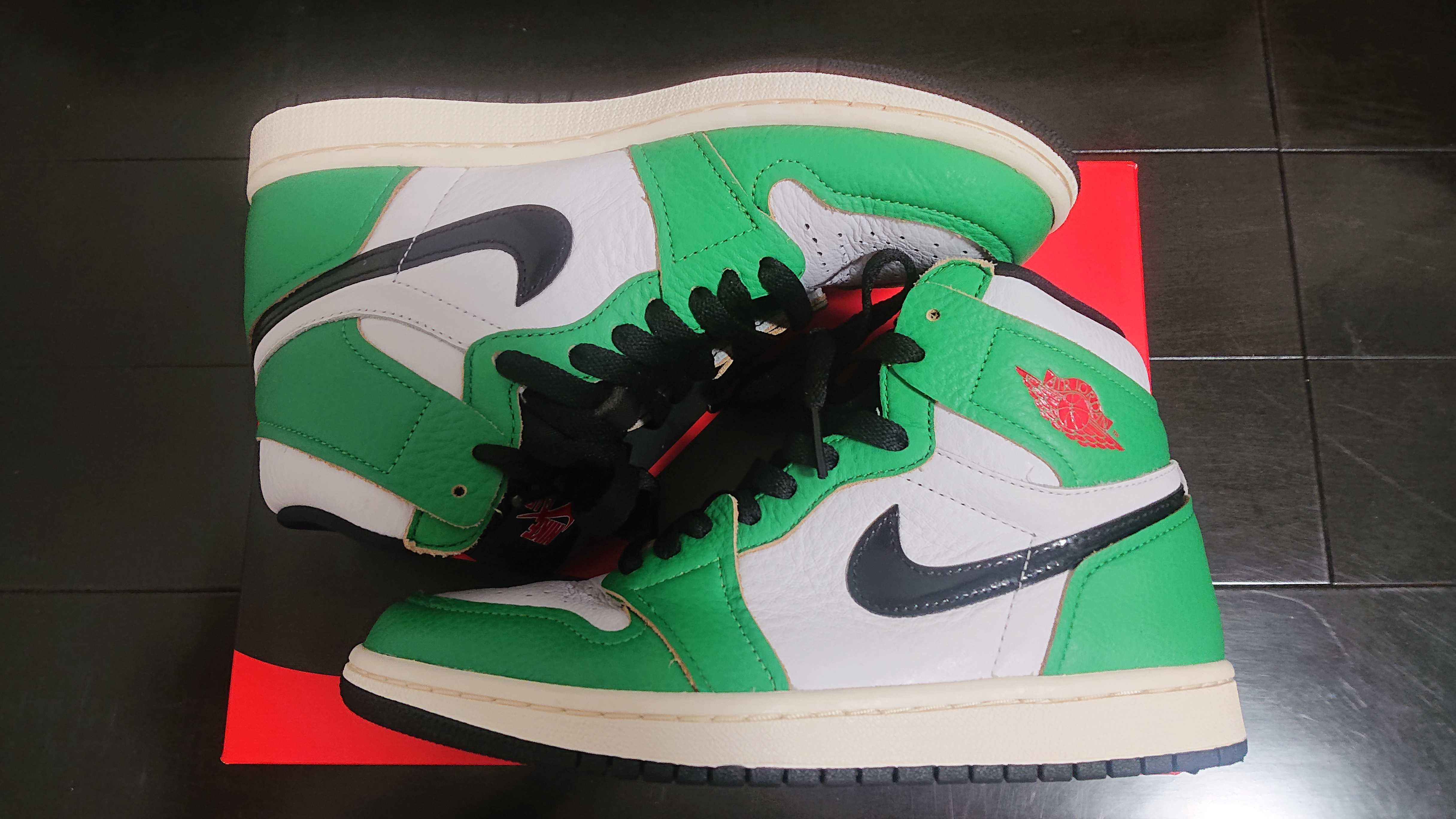 Nike Women's Air Jordan 1 High OG "Lucky Green/White-Sail-Black"