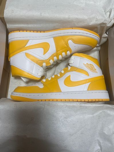 Nike Women's Air Jordan 1 Mid "Lemon"