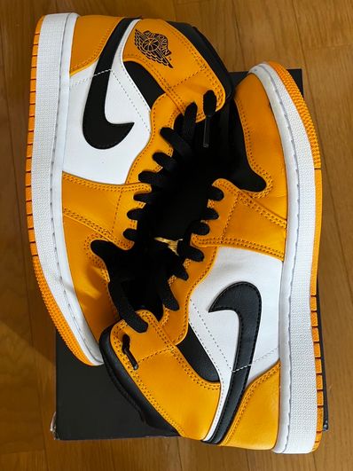 Nike Air Jordan 1 Mid "Taxi"