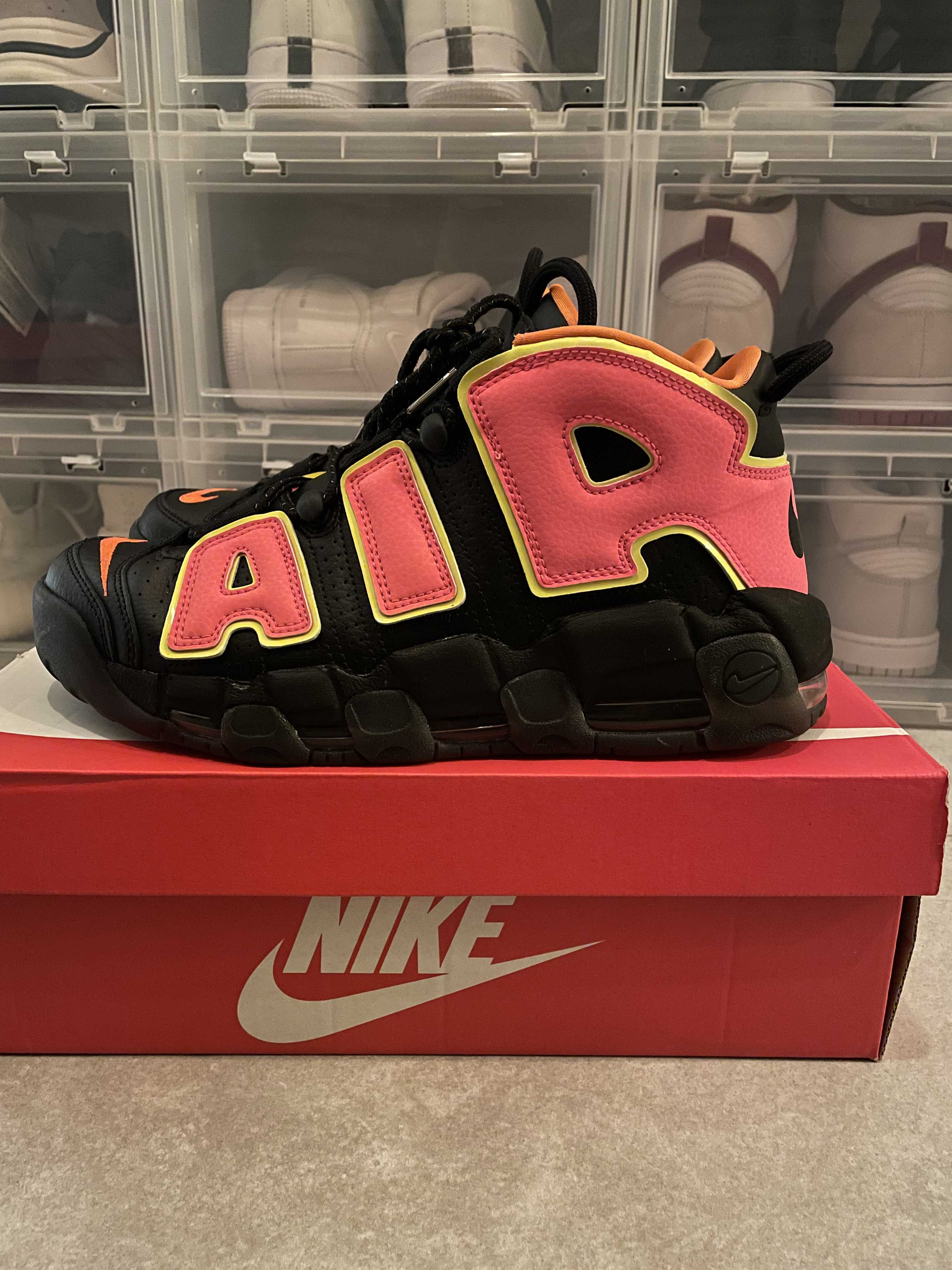 NIKE Women's AIR MORE UPTEMPO "HOT PUNCH"