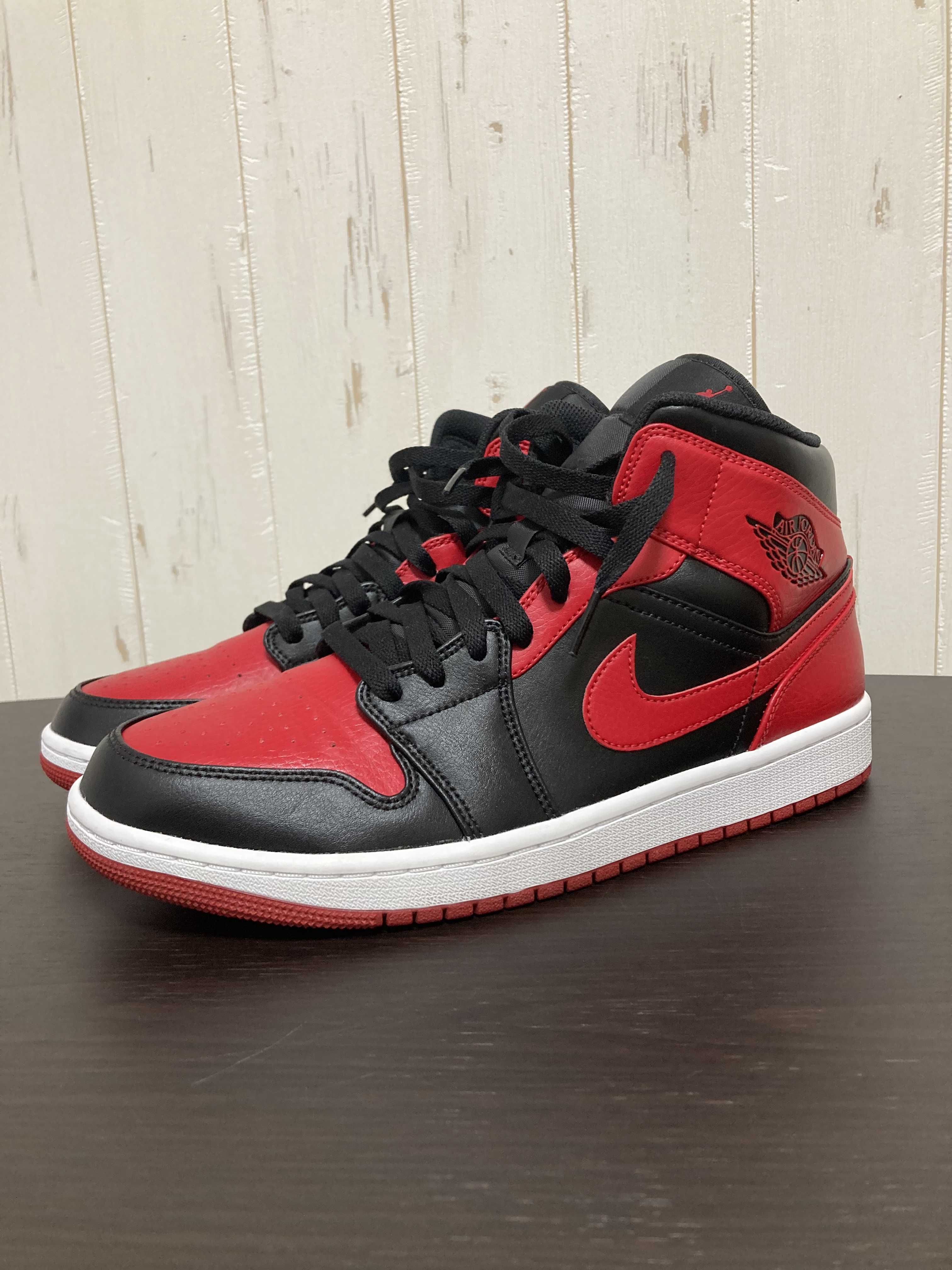 Nike Air Jordan 1 Mid "Bred"