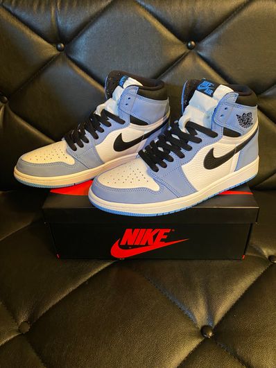 Nike Air Jordan 1 High OG "University Blue"