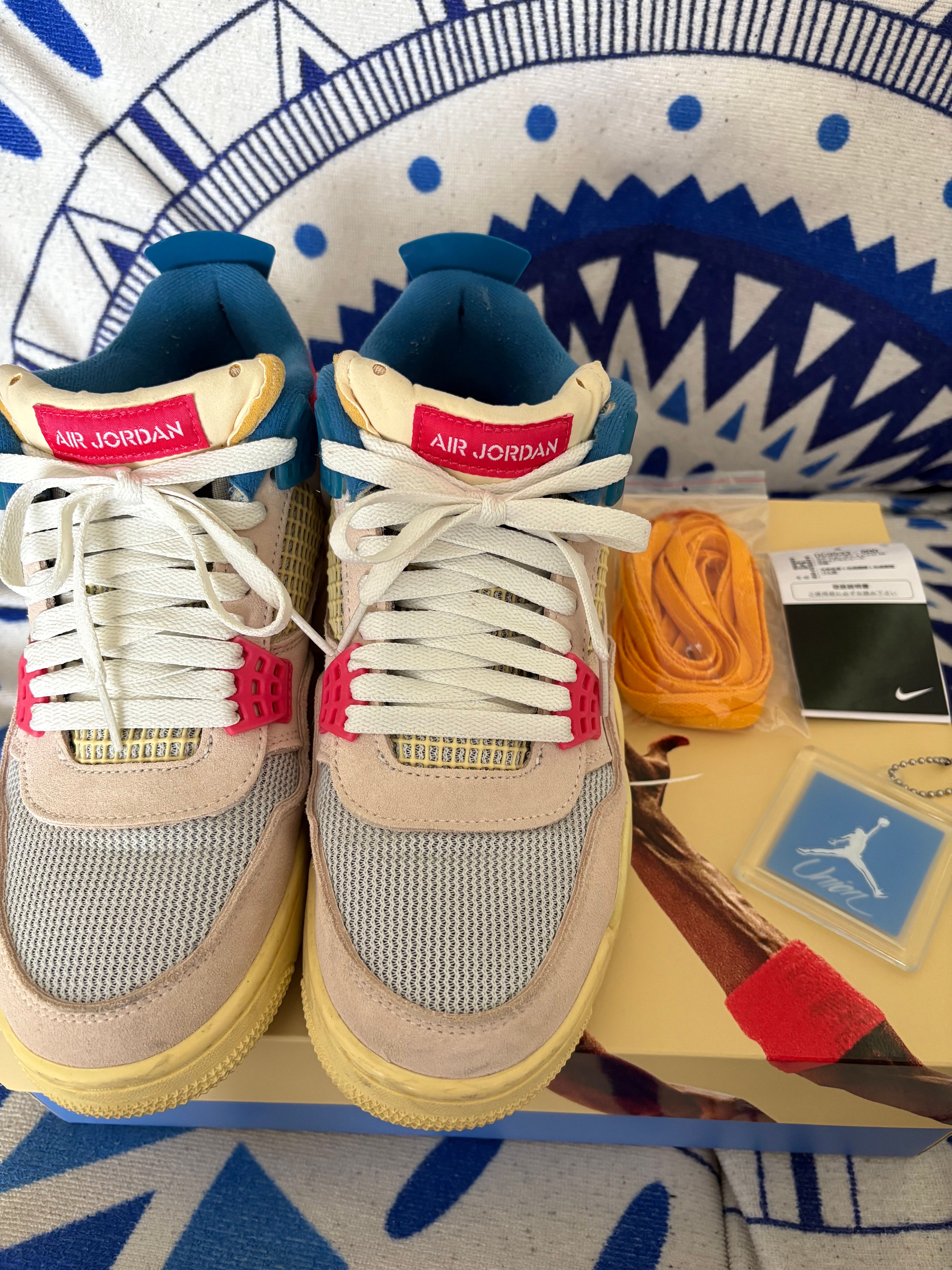 UNION × Nike Air Jordan 4 SP "Guava Ice/Light Fusion Red"