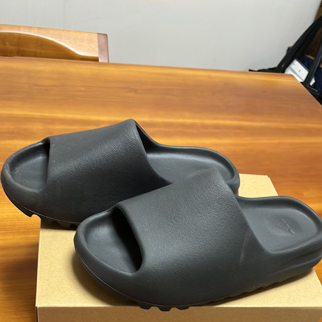 イージー スライド(YEEZY Slide)/イージー 人気の新作を安心売買