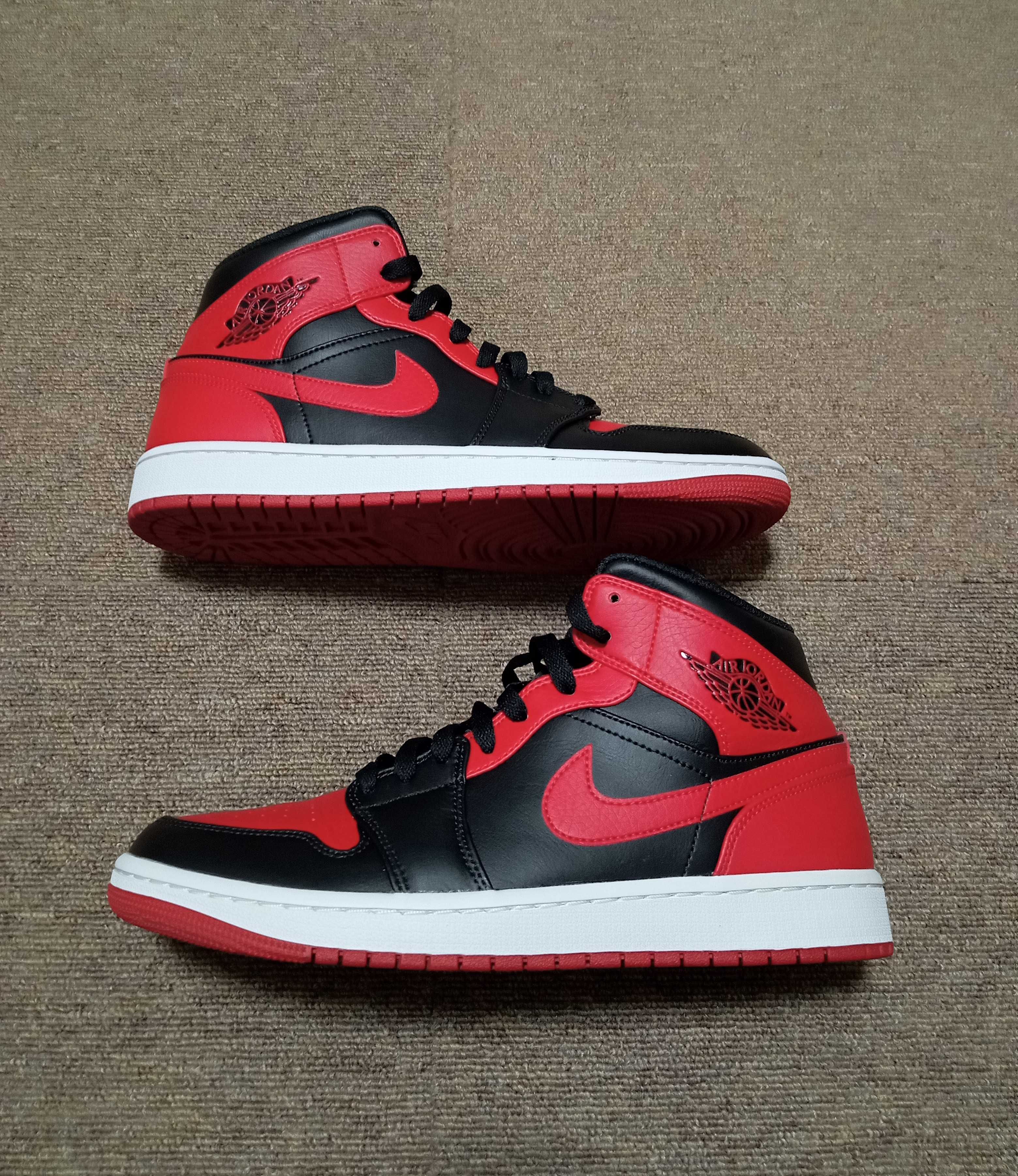 Nike Air Jordan 1 Mid "Bred"
