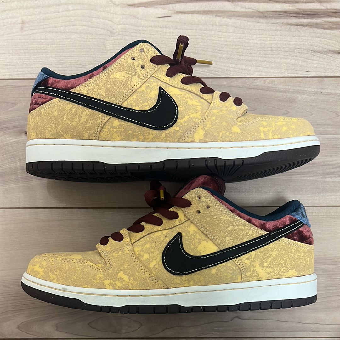Nike SB Dunk Low Pro "City of Cinema/Celestial Gold and Dark Team Red"