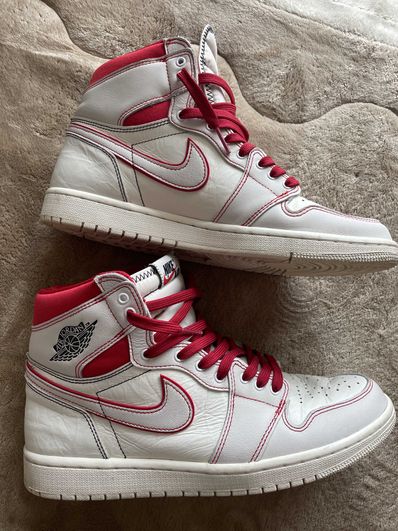 Nike Air Jordan 1 Retro High OG "Sail/University Red"