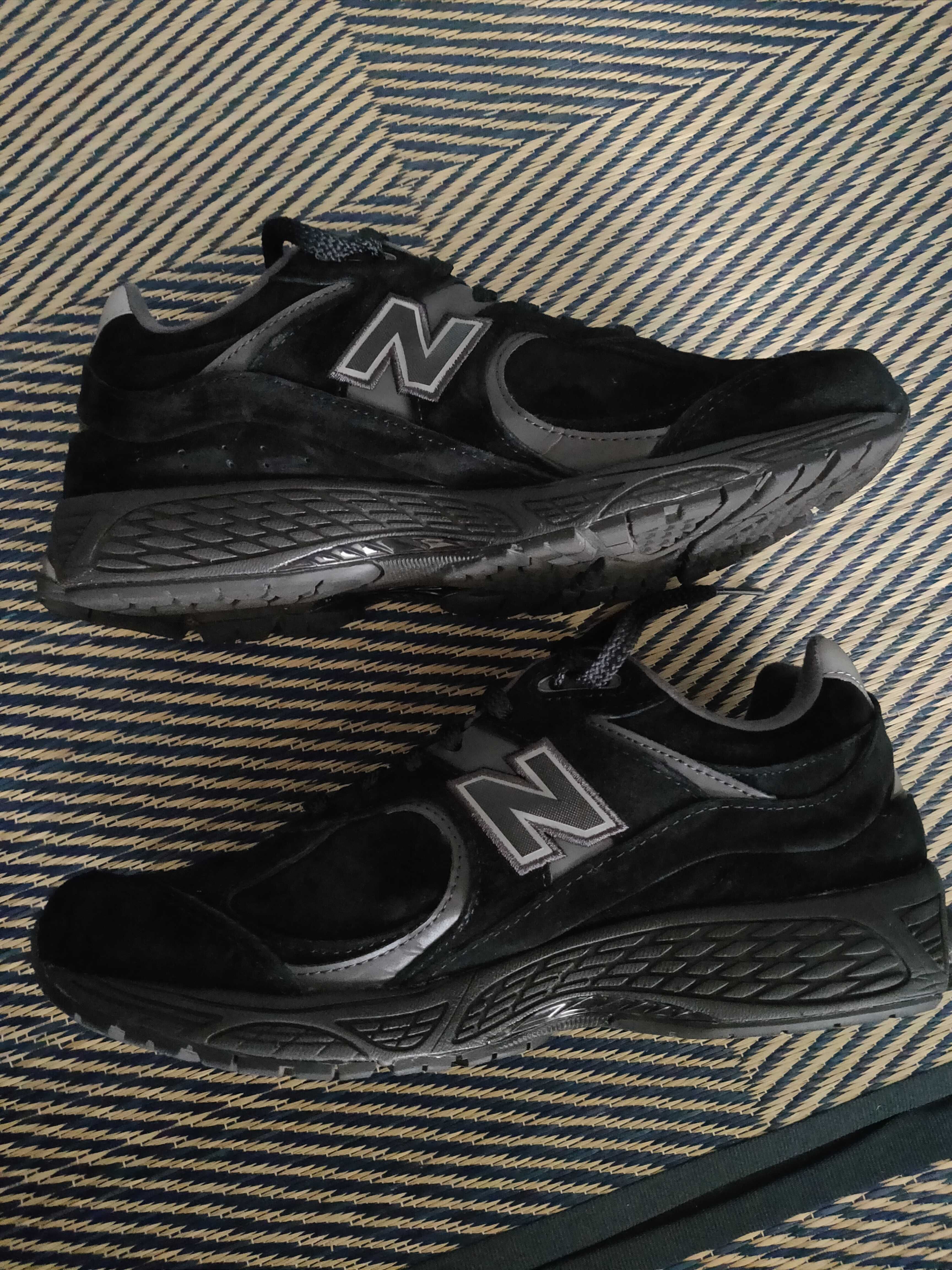 New Balance 2002R "Black"