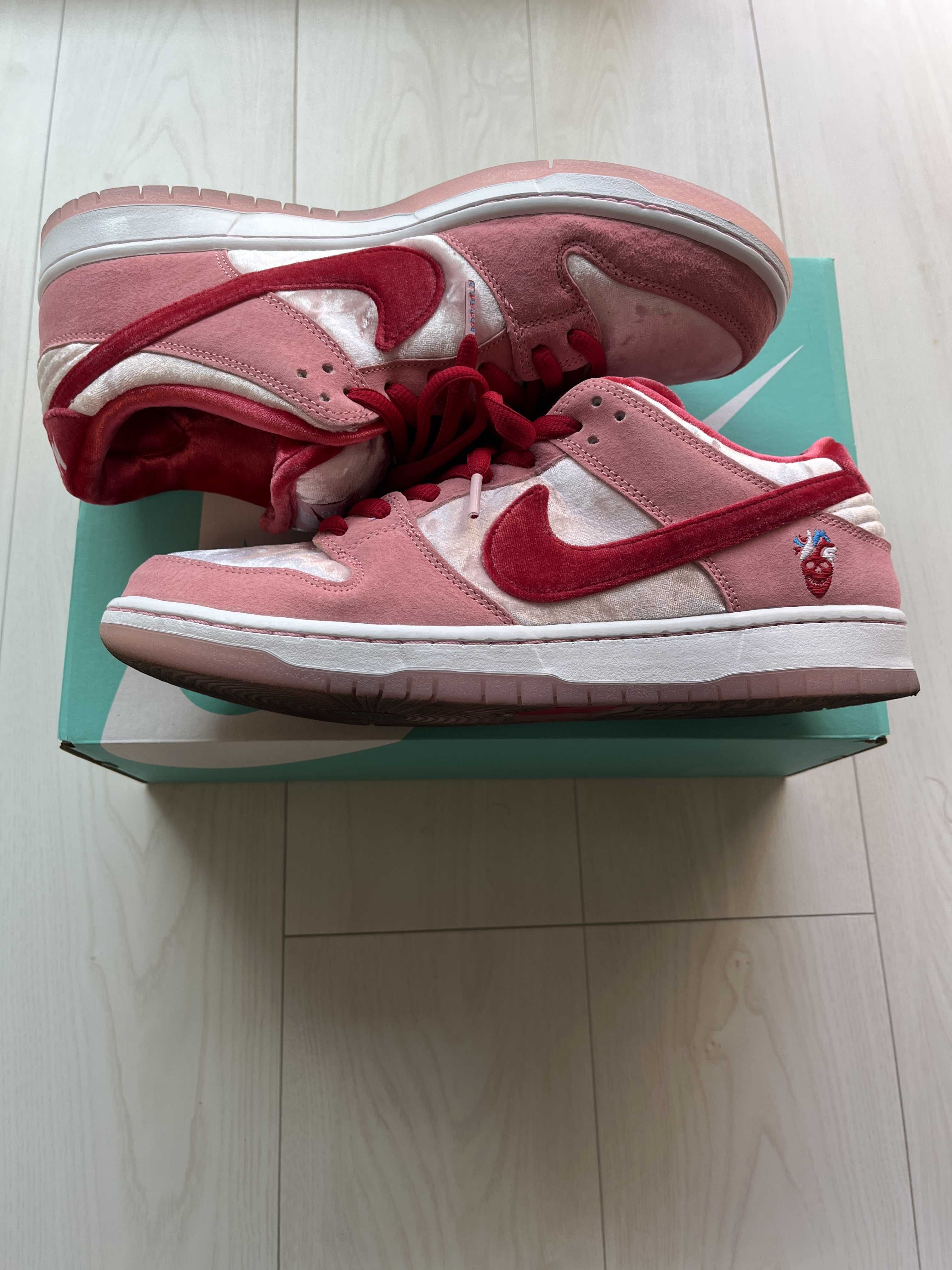 Strangelove × Nike SB Dunk Low "Valentine’s Day"