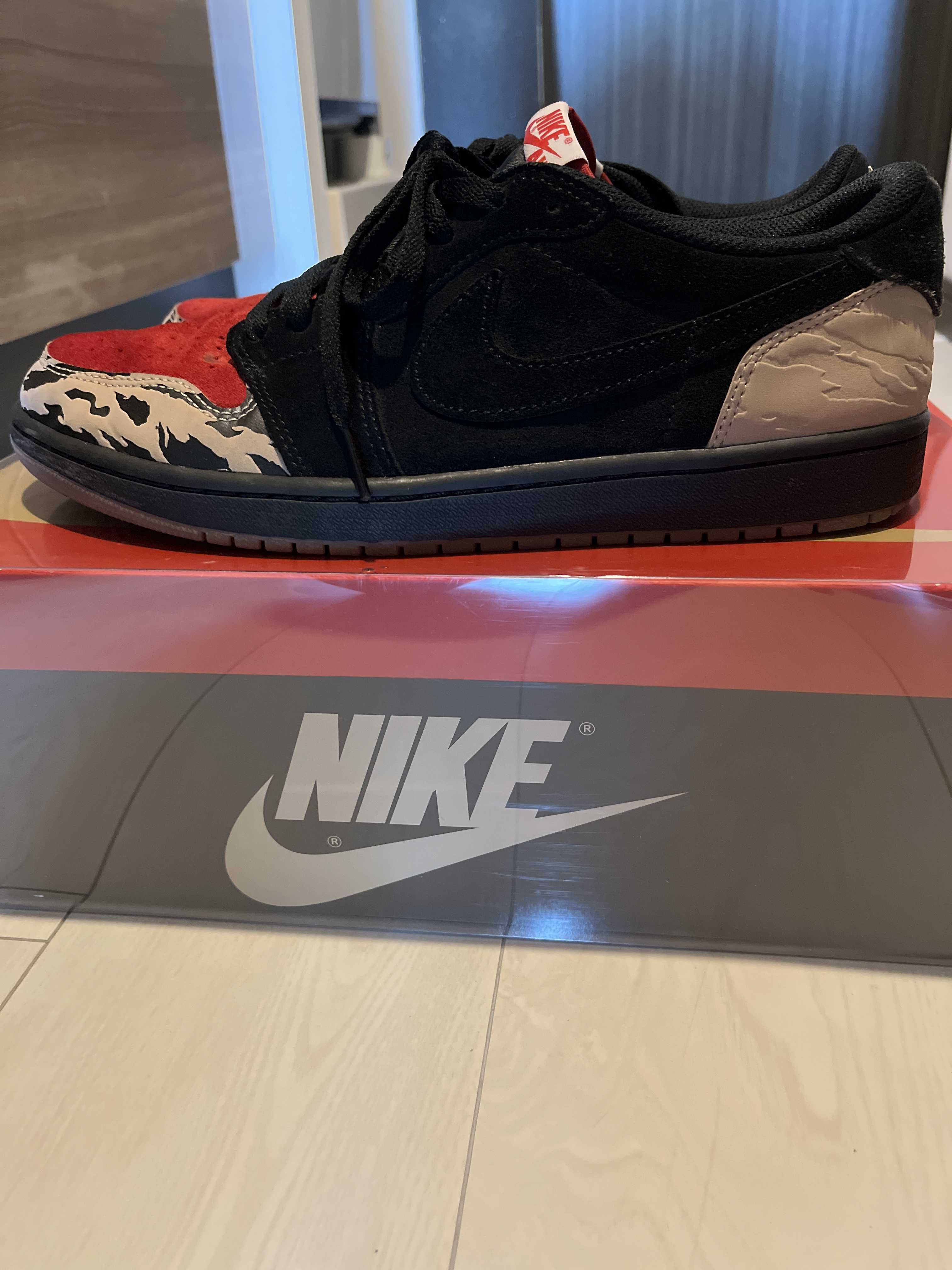 Sole Fly × Nike Air Jordan 1 Low "Black and Sport Red"