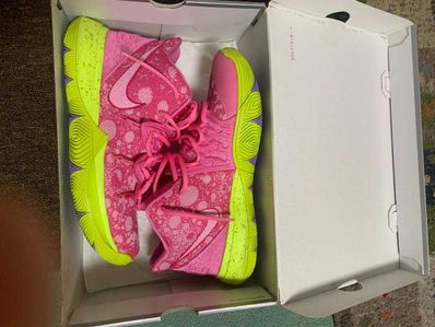 NIKE KYRIE SPONGEBOB COLLECTION PATRICK STAR