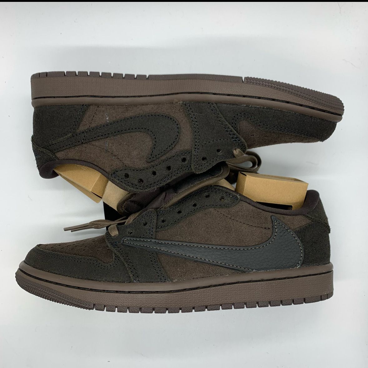 Travis Scott × Nike Air Jordan 1 Low OG SP "Velvet Brown and Dark Mocha"
