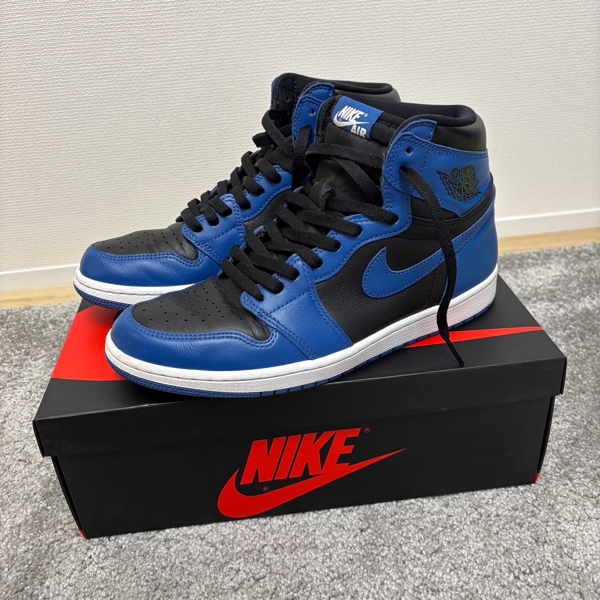 Nike Air Jordan 1 Retro High OG "Dark Marina Blue"