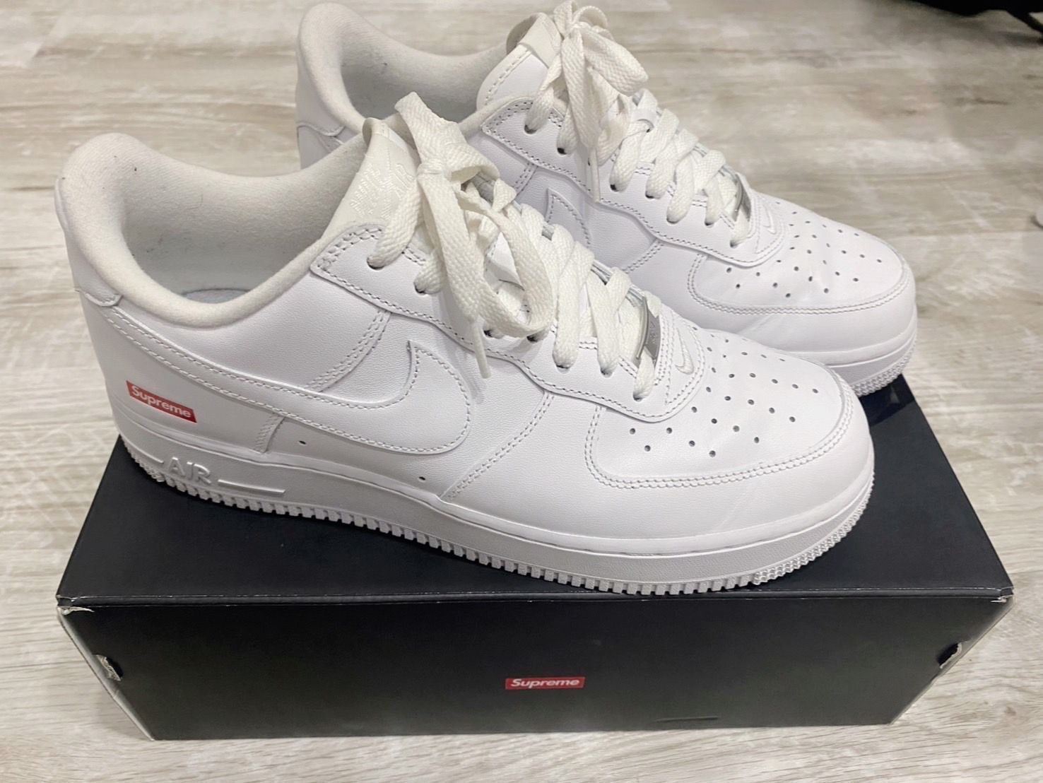 Supreme × Nike Air Force 1 Low "White"