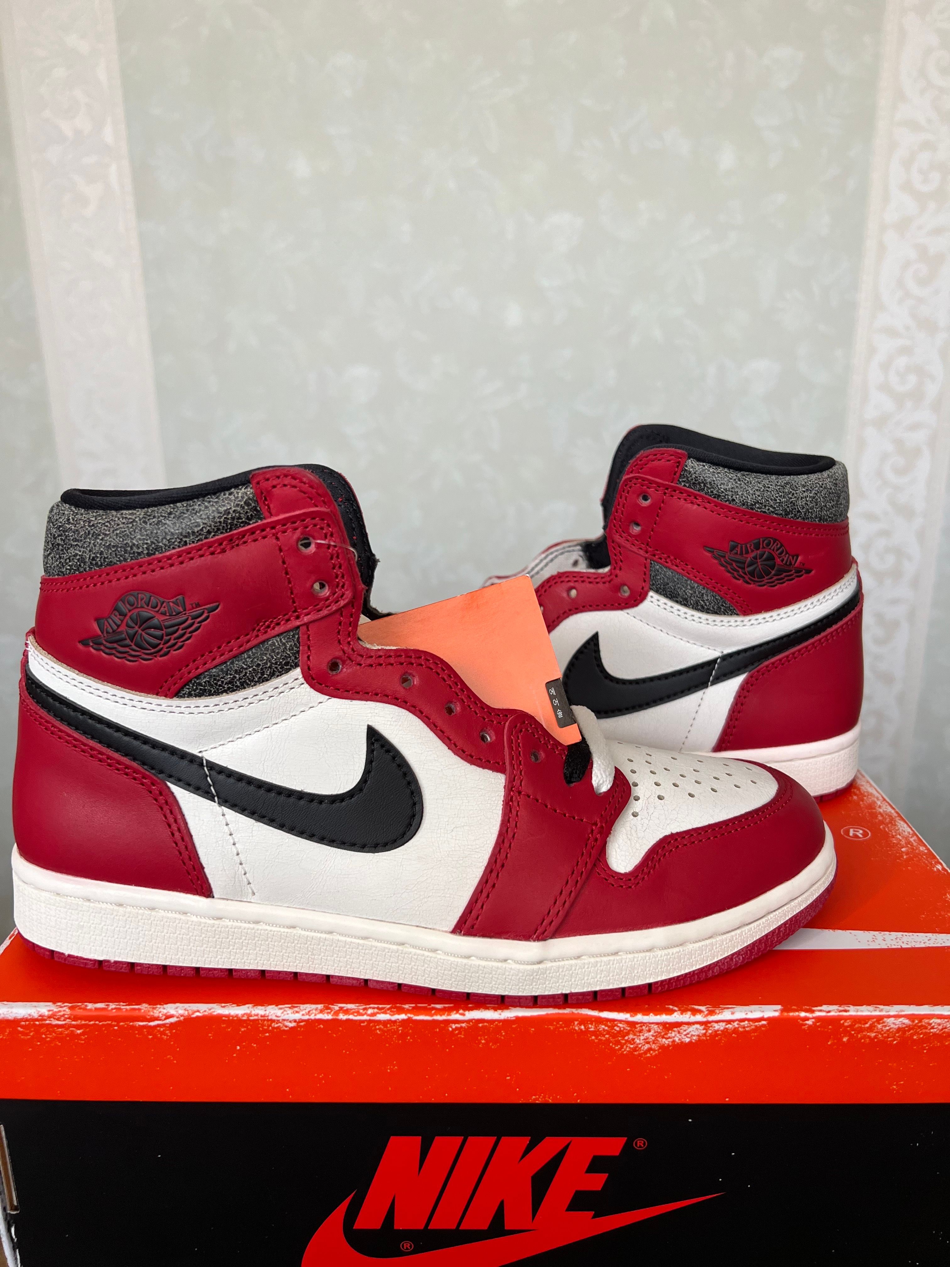 Nike Air Jordan 1 High OG "Lost & Found/Chicago"