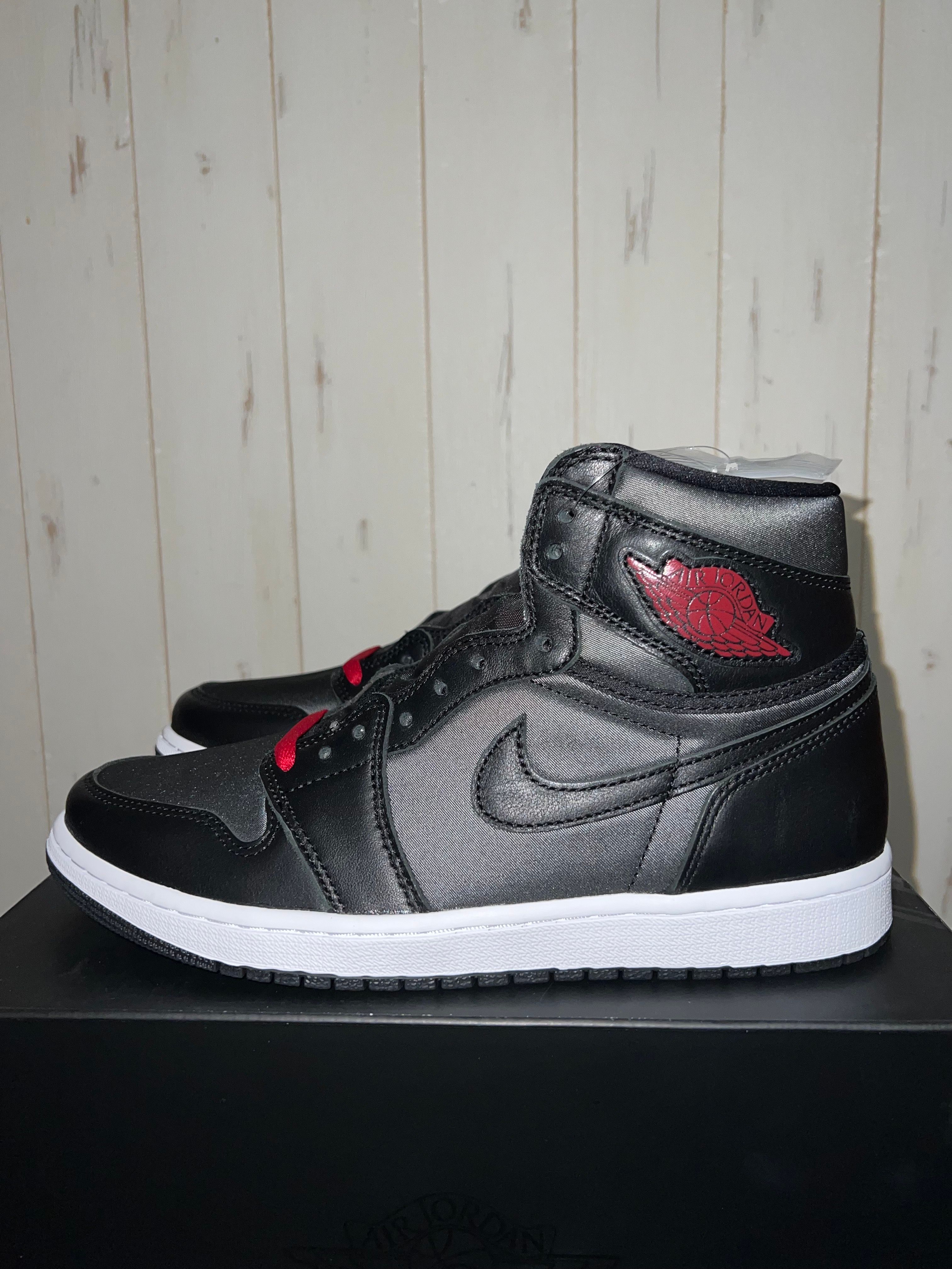 Nike Air Jordan 1 Retro High OG "Black/Metallic Silver/Gym Red"  