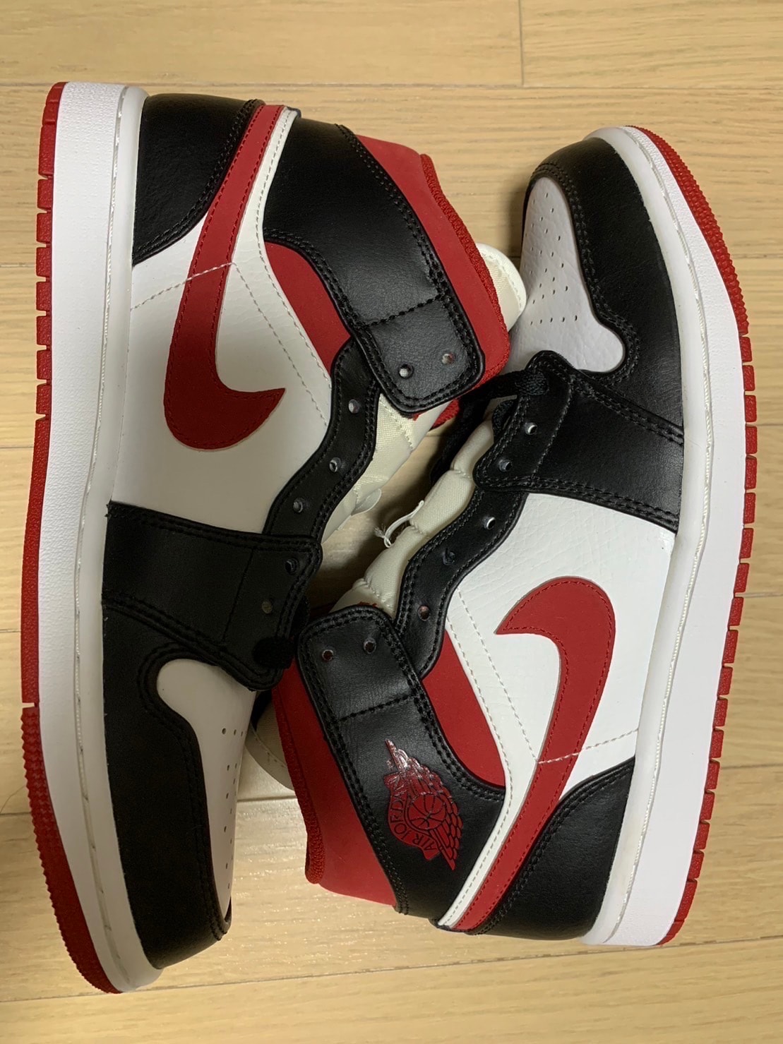 Nike Air Jordan 1 Mid "White/Gym Red Black"