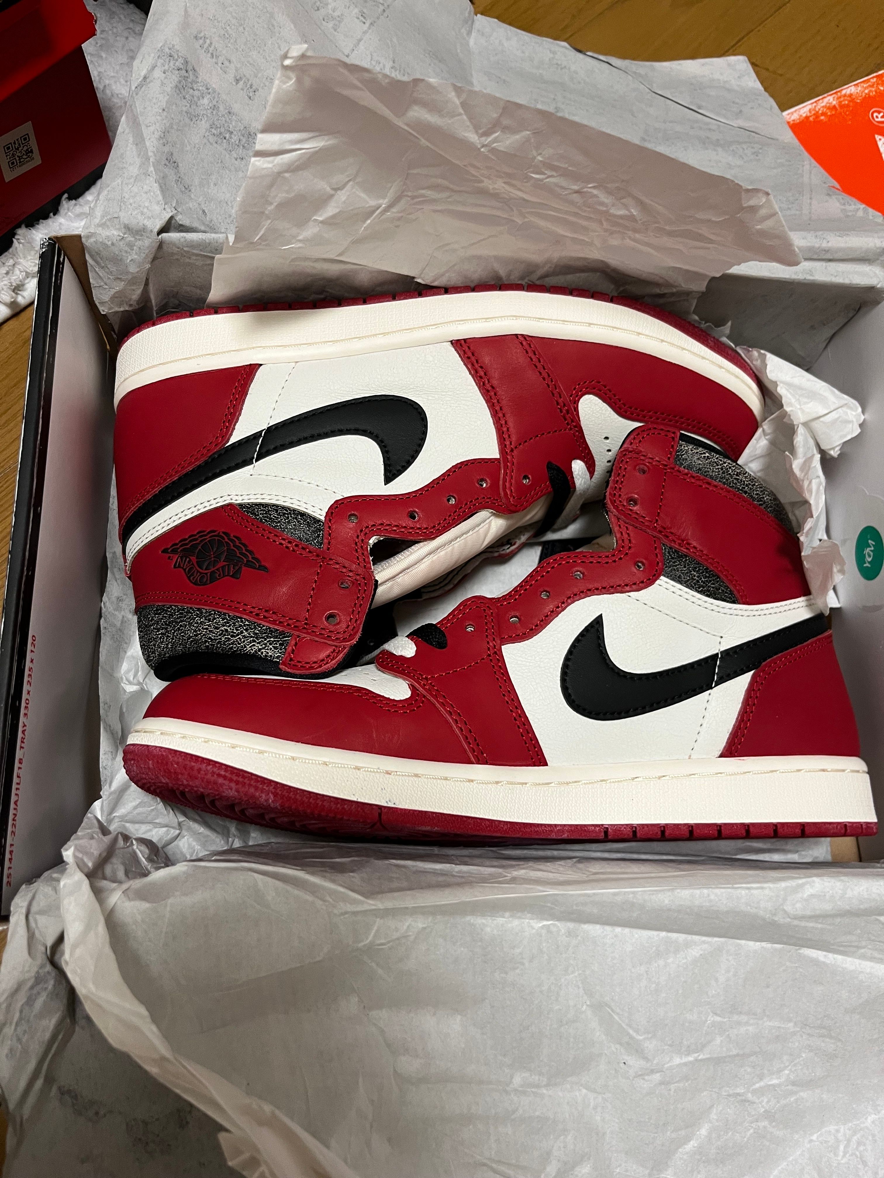 Nike Air Jordan 1 High OG "Lost & Found/Chicago"