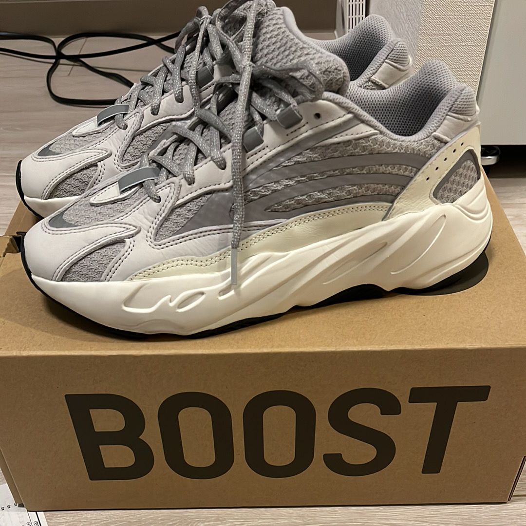 adidas YEEZY Boost 700 V2 "Static"