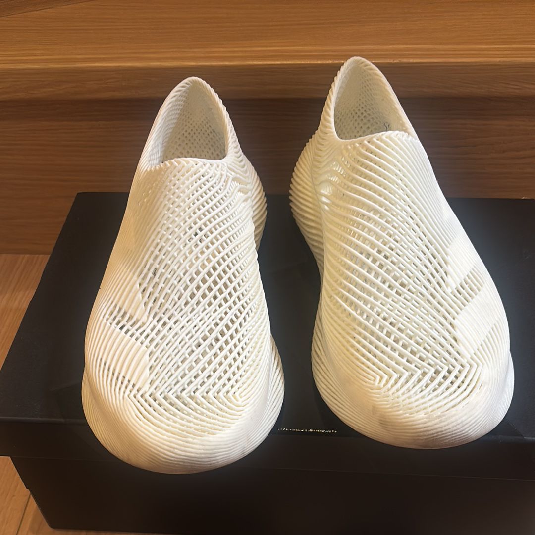 アディダス クライマクール "オフホワイト"