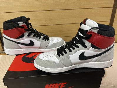Nike Air Jordan 1 High OG "White/Black/Light Smoke Grey"