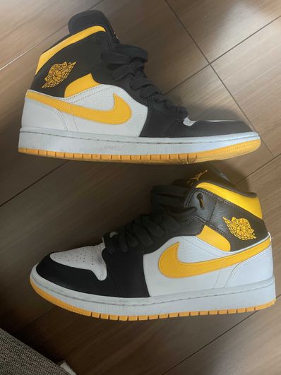 Nike Women's Air Jordan 1 Mid SE "Laser Orange Black"