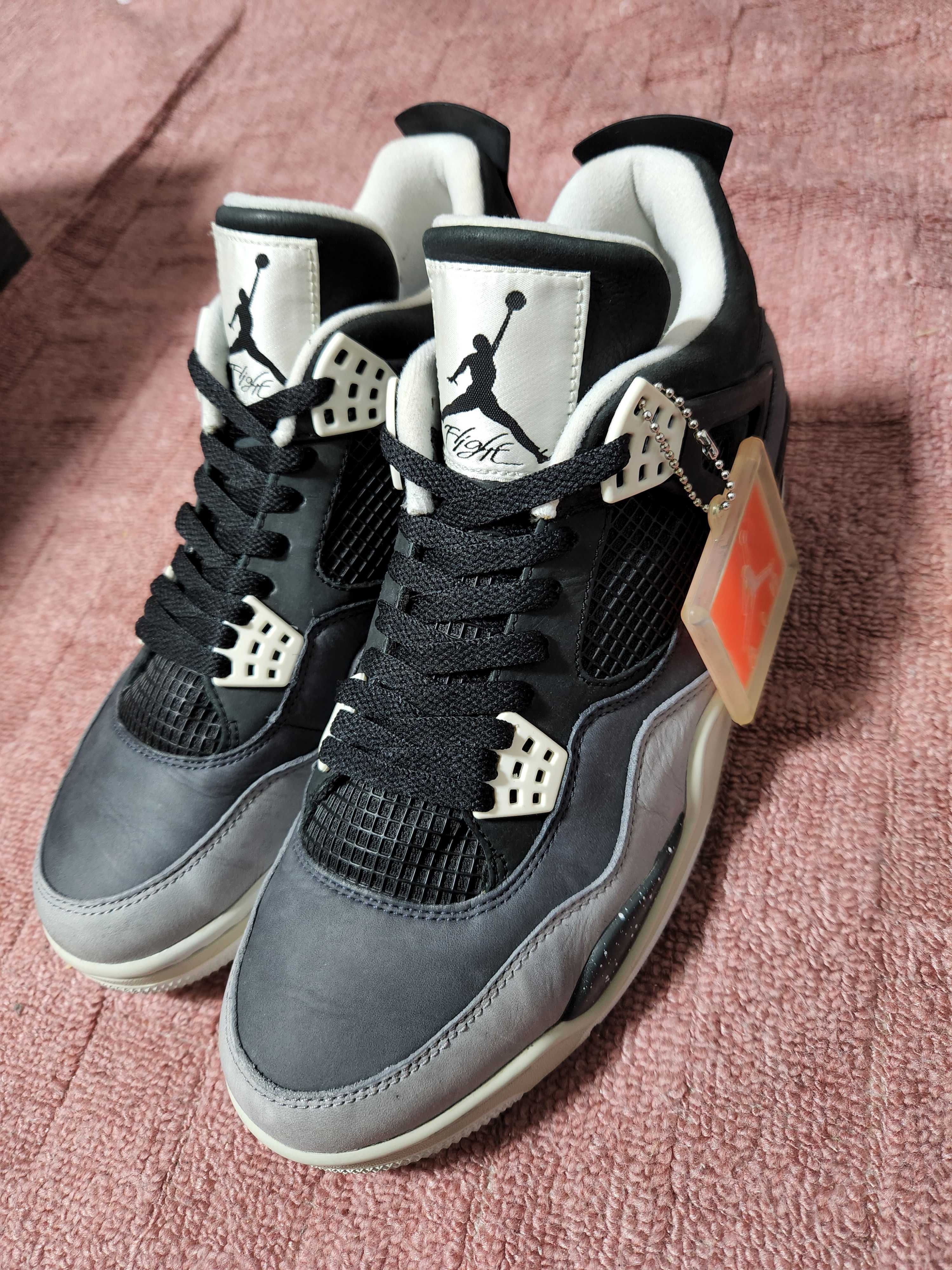 Nike Air Jordan 4 RETRO "Stealth Oreo"