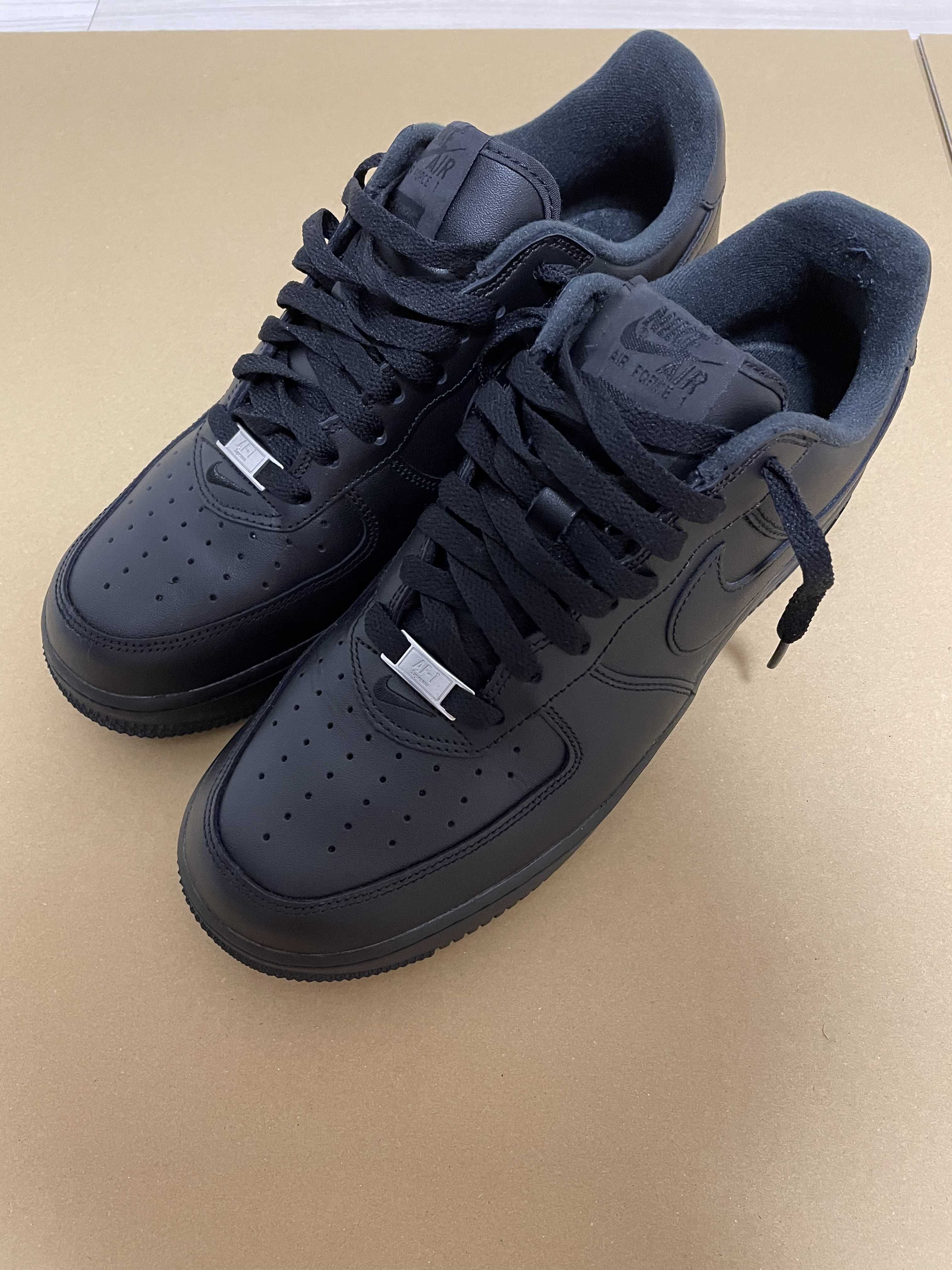 Supreme × Nike Air Force 1 Low "Black"