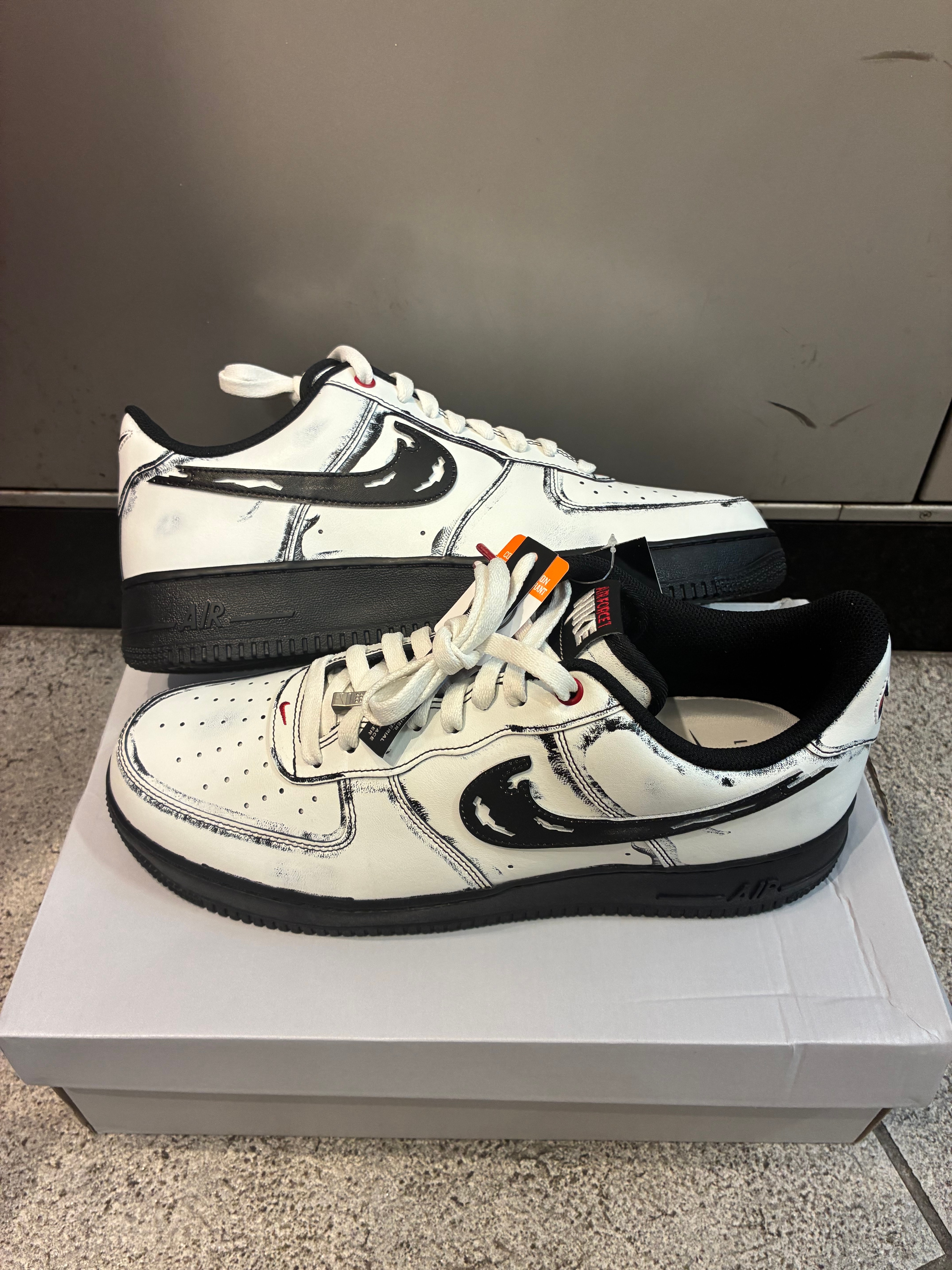 Nike Air Force 1 "Halloween/Scream"