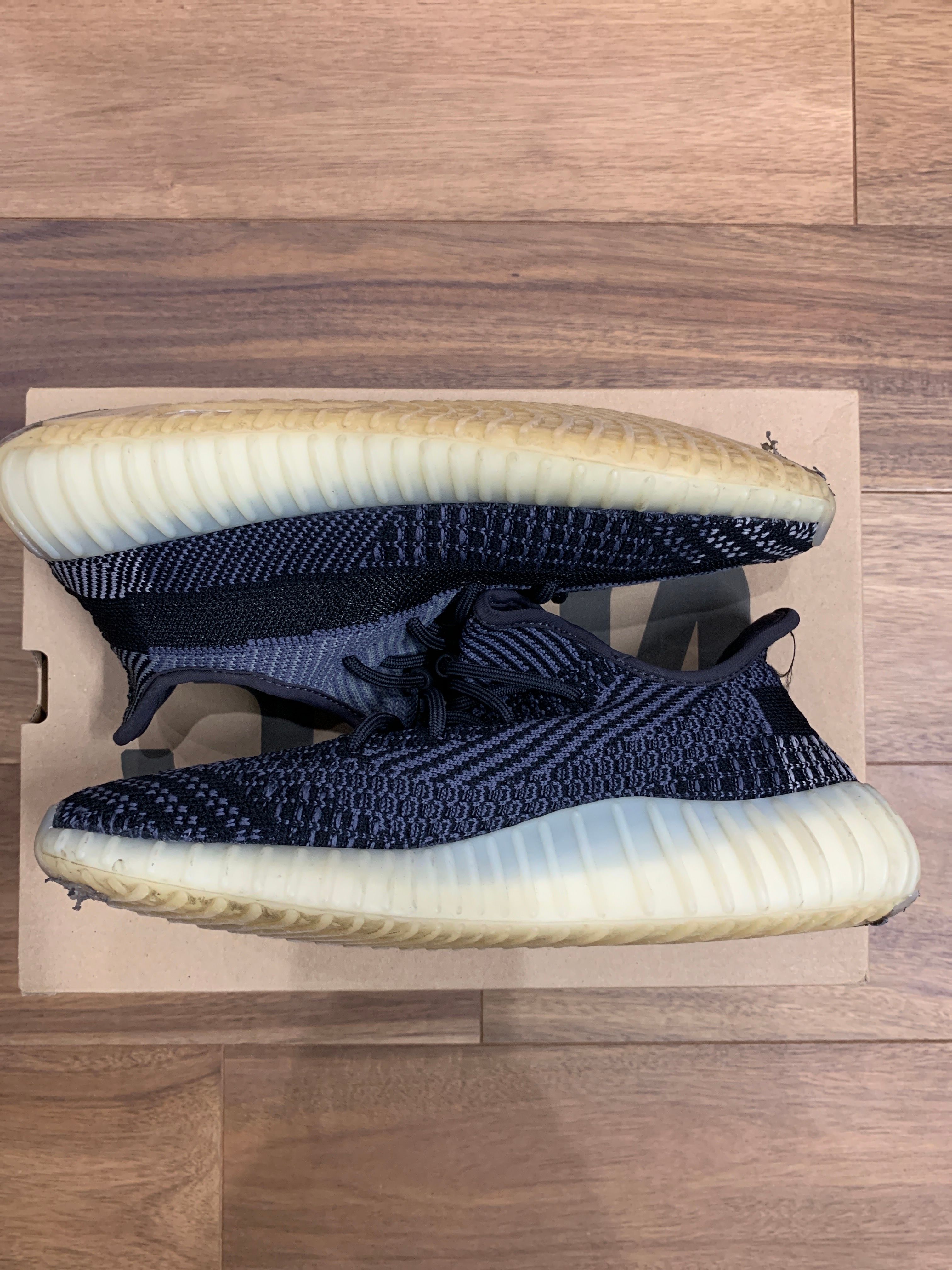 adidas YEEZY Boost 350V2 "Carbon"