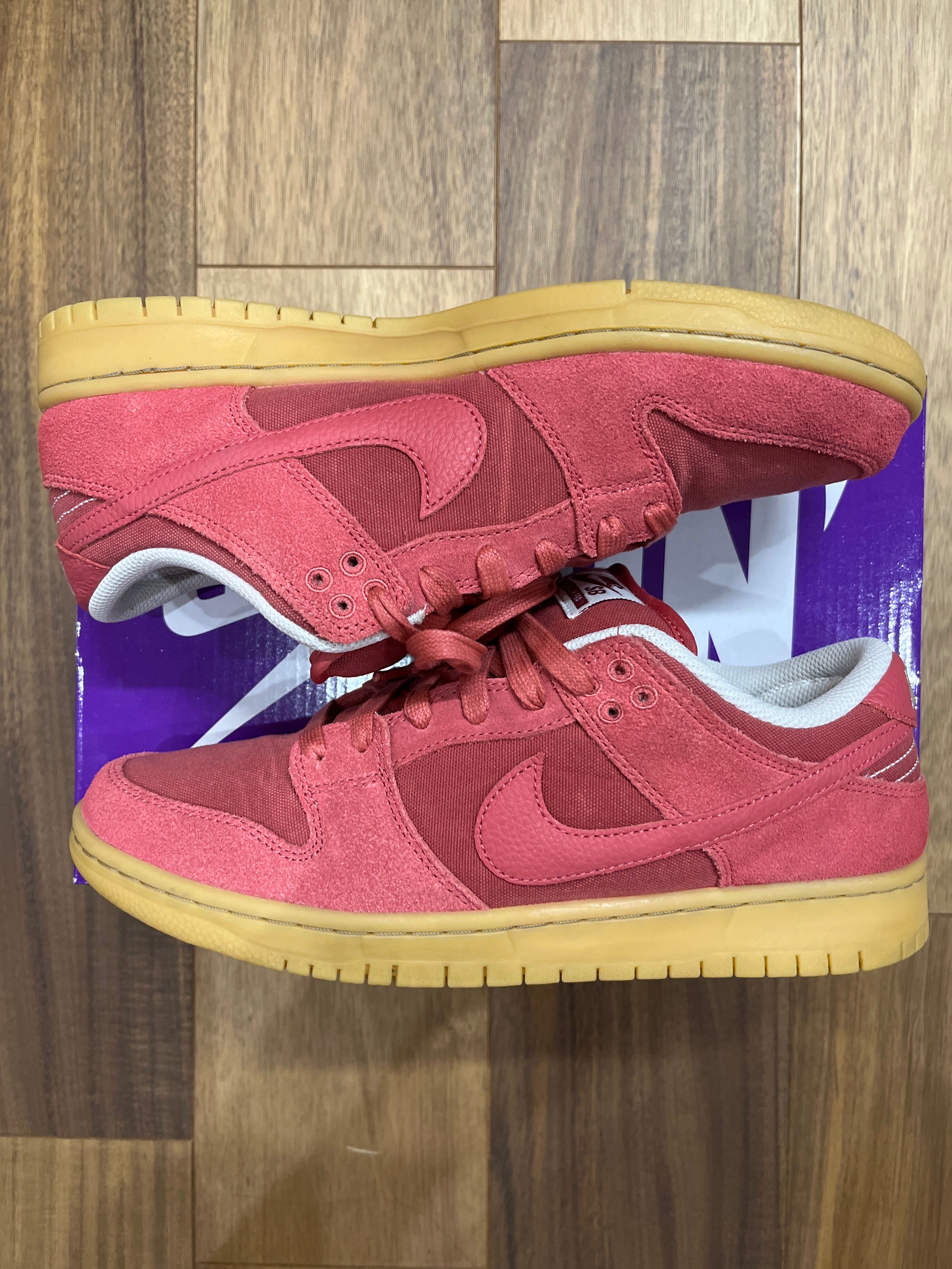 Nike SB Dunk Low "Adobe"