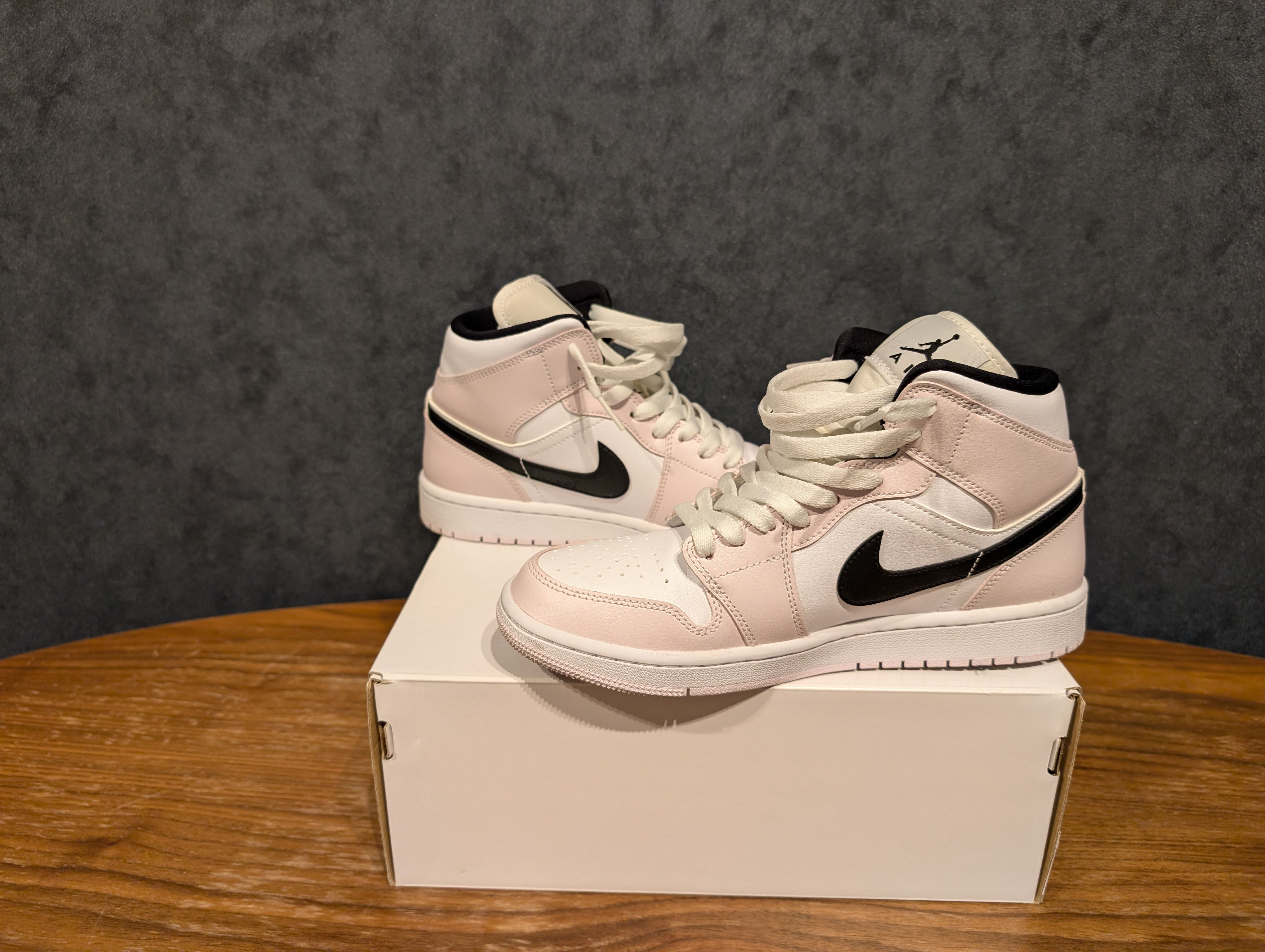 Nike Women's Air Jordan 1 Mid "Light Violet/White/Black"