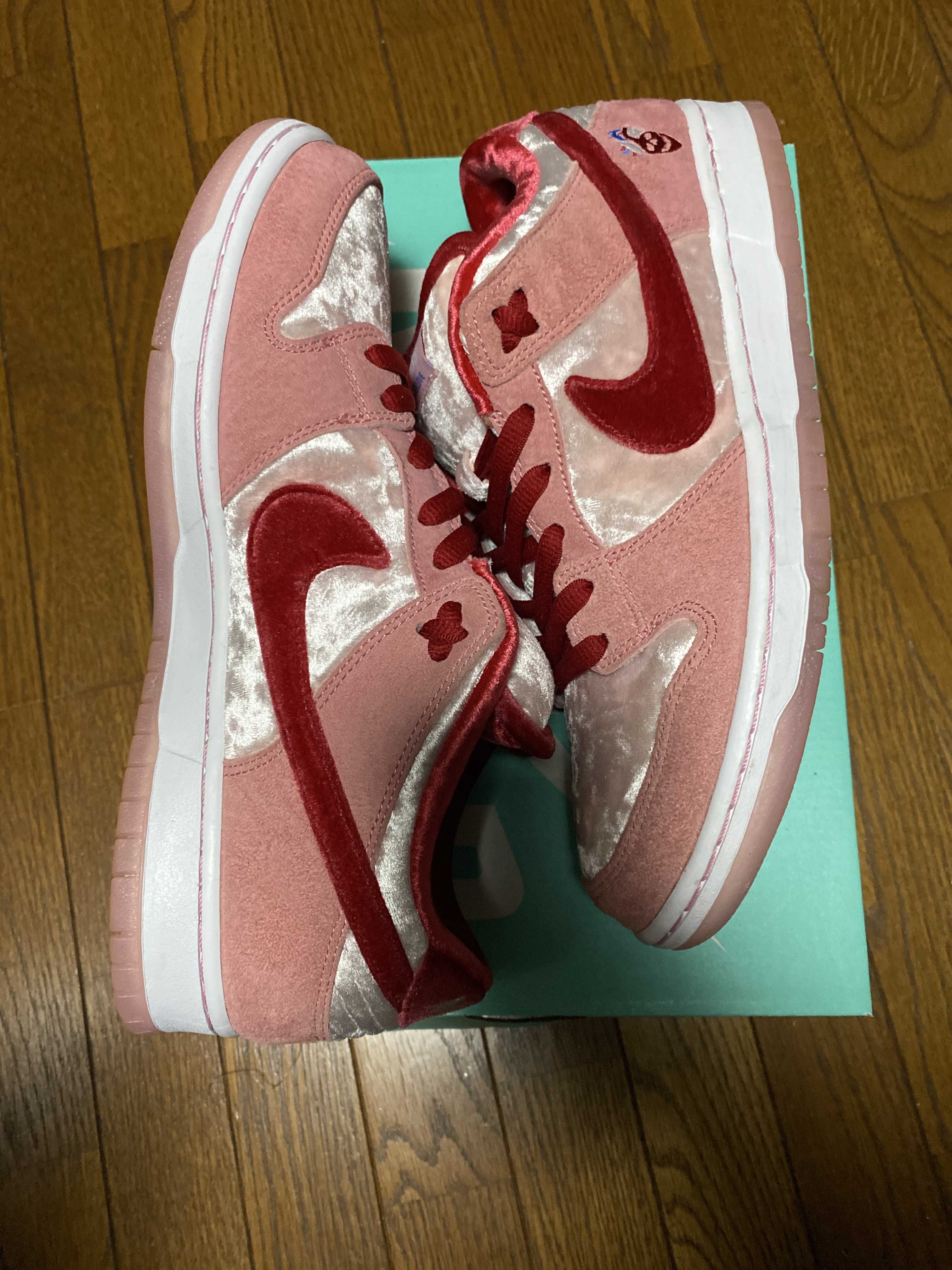 Strangelove × Nike SB Dunk Low "Valentine’s Day"