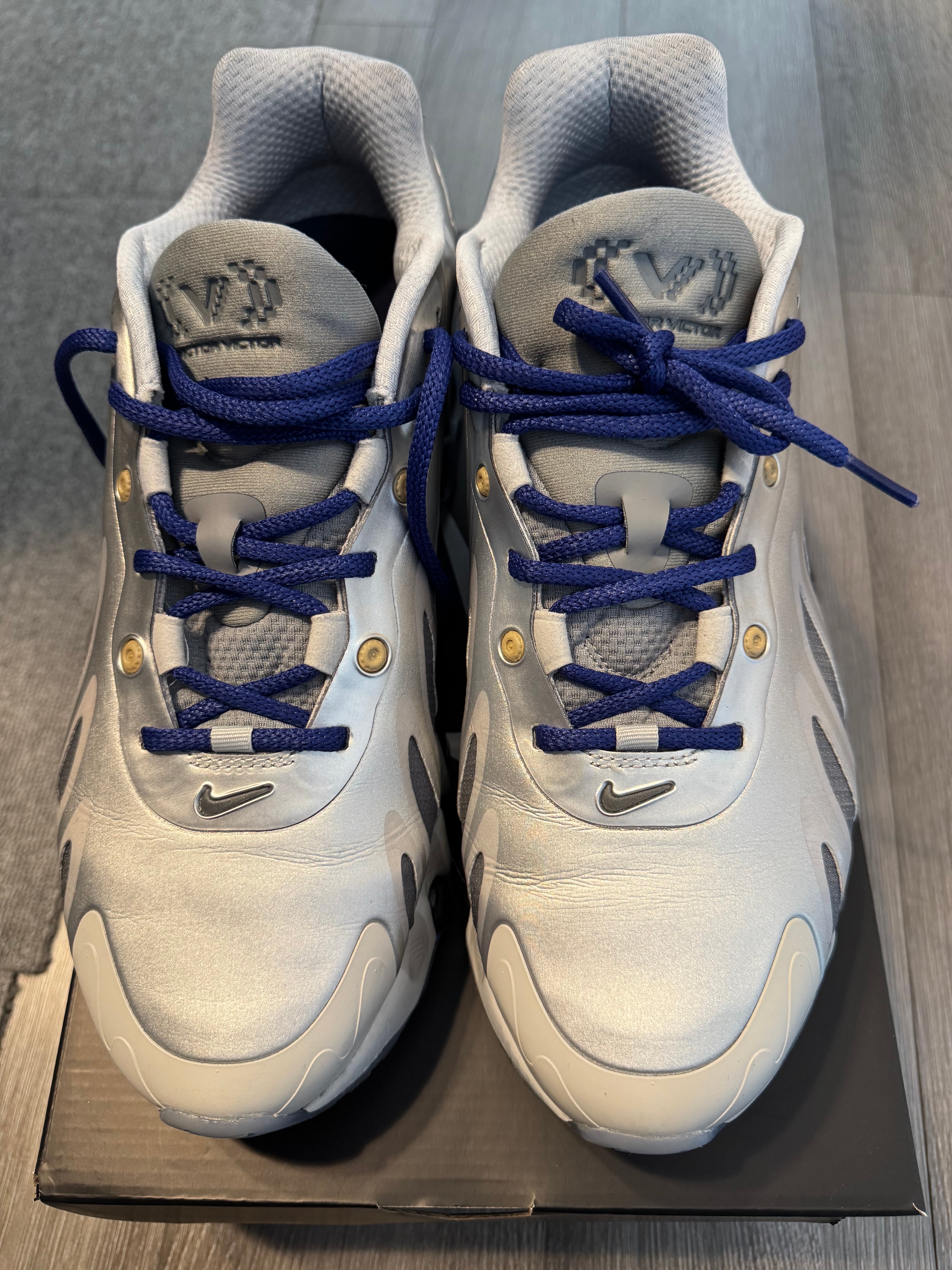 Victor Victor Worldwide × Nike Air Max DN8 "Tokyo/Metallic Silver"