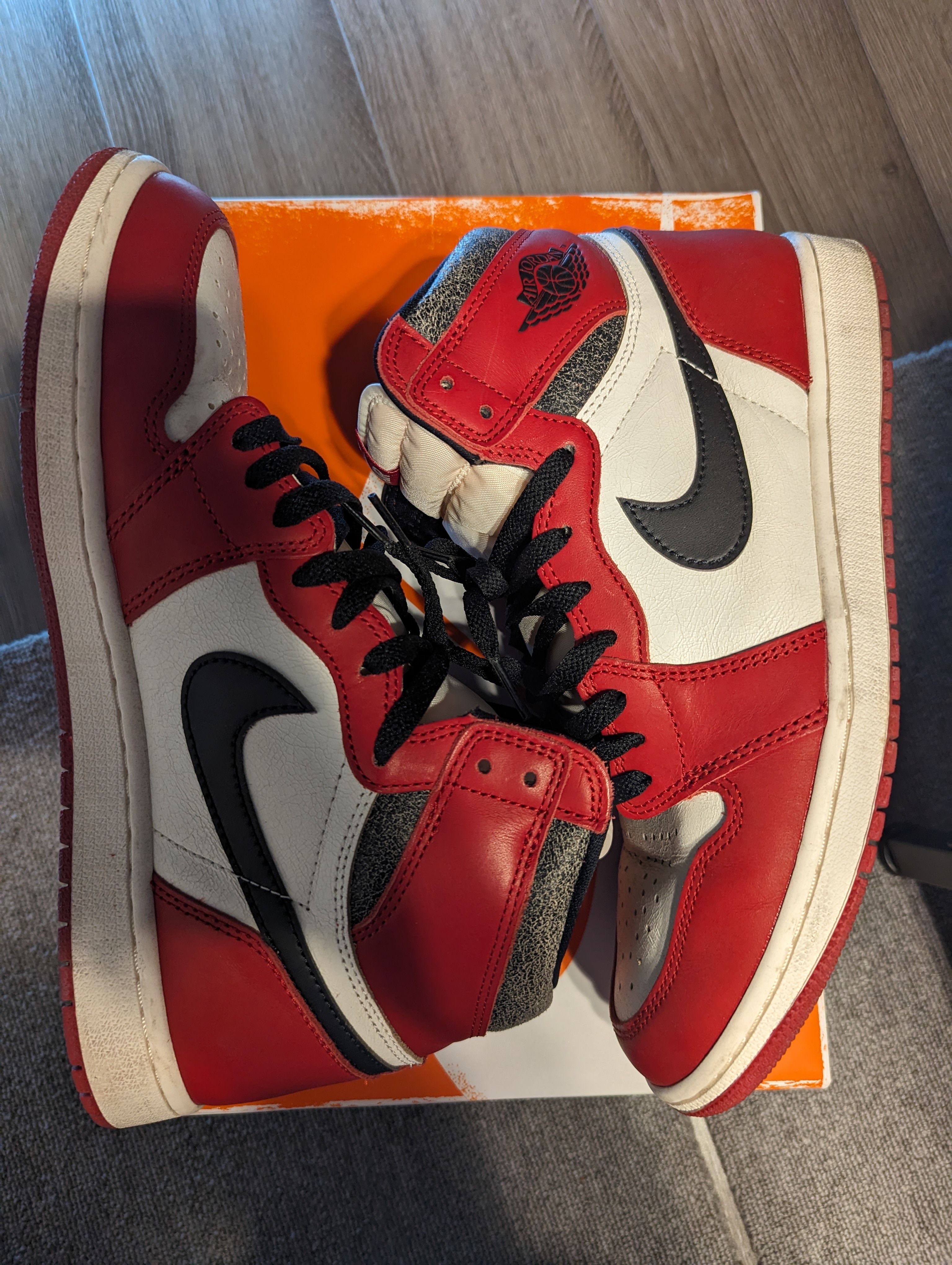 Nike Air Jordan 1 High OG "Lost & Found/Chicago"