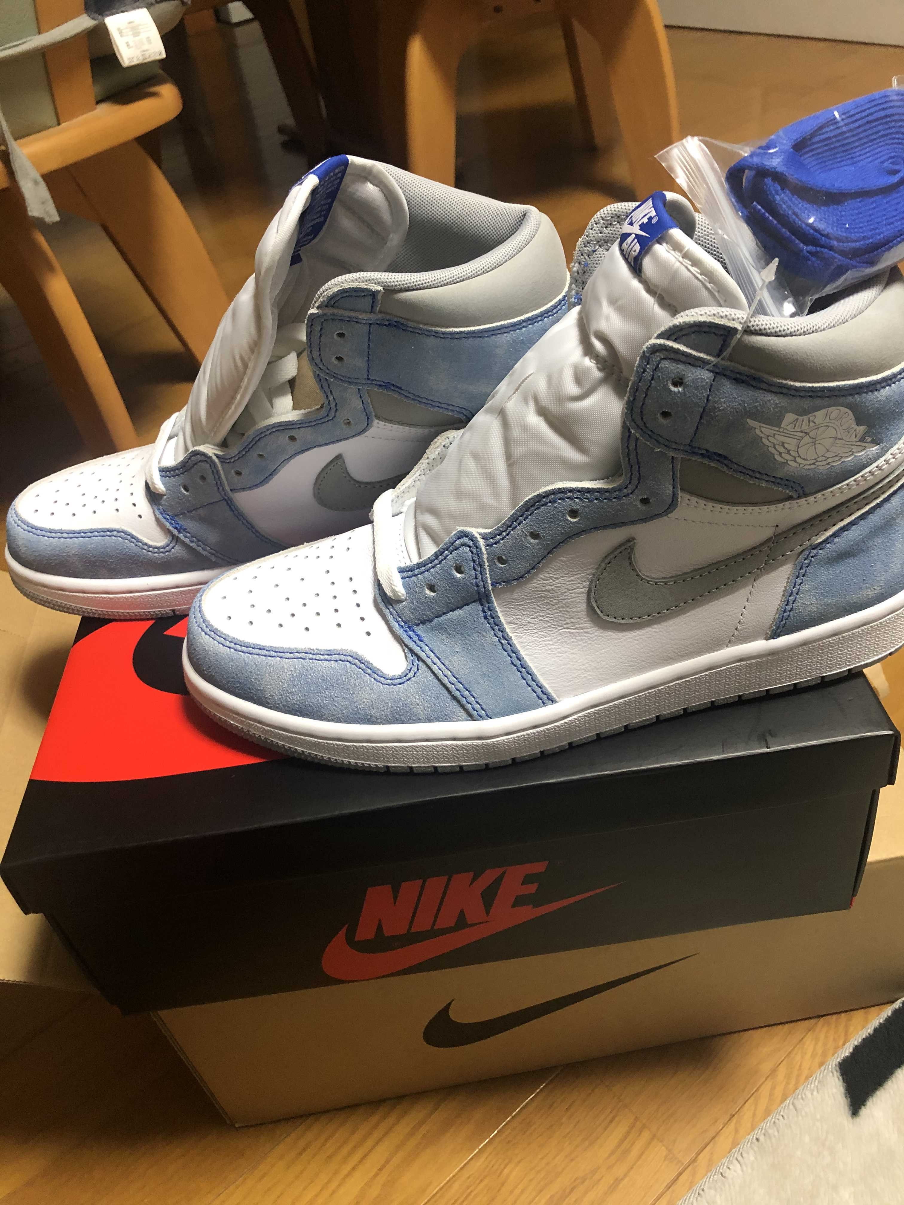Nike Air Jordan 1 High OG "Hyper Royal"